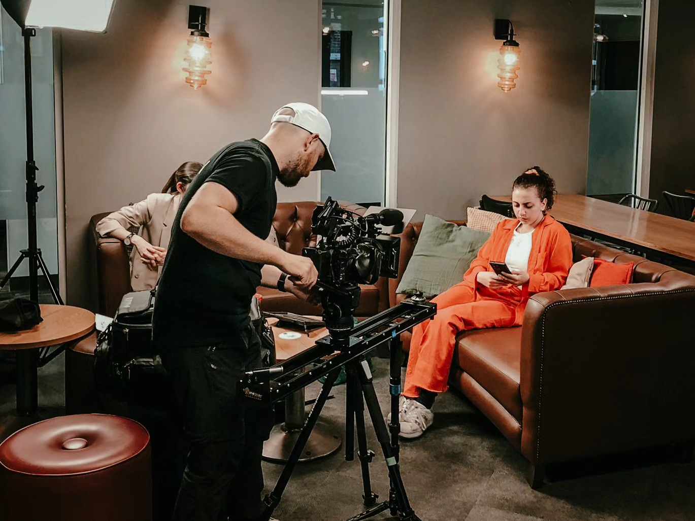 In the zone π
Great few days shooting down in London for an upcoming campaign, shooting with the @sonyprofilmmaking FX6, @kesslercrane Cineslider and @aputure.lighting Nova P300c
Agency: @educationcubedltd
Producer: Ben Farquharson
DoP: @jordanleevideo
AC (and BTS photographer): @1saac_films
#agency #dop #highereducation #cameraoperator #freelancer #sonyfx6 #sonyshooter