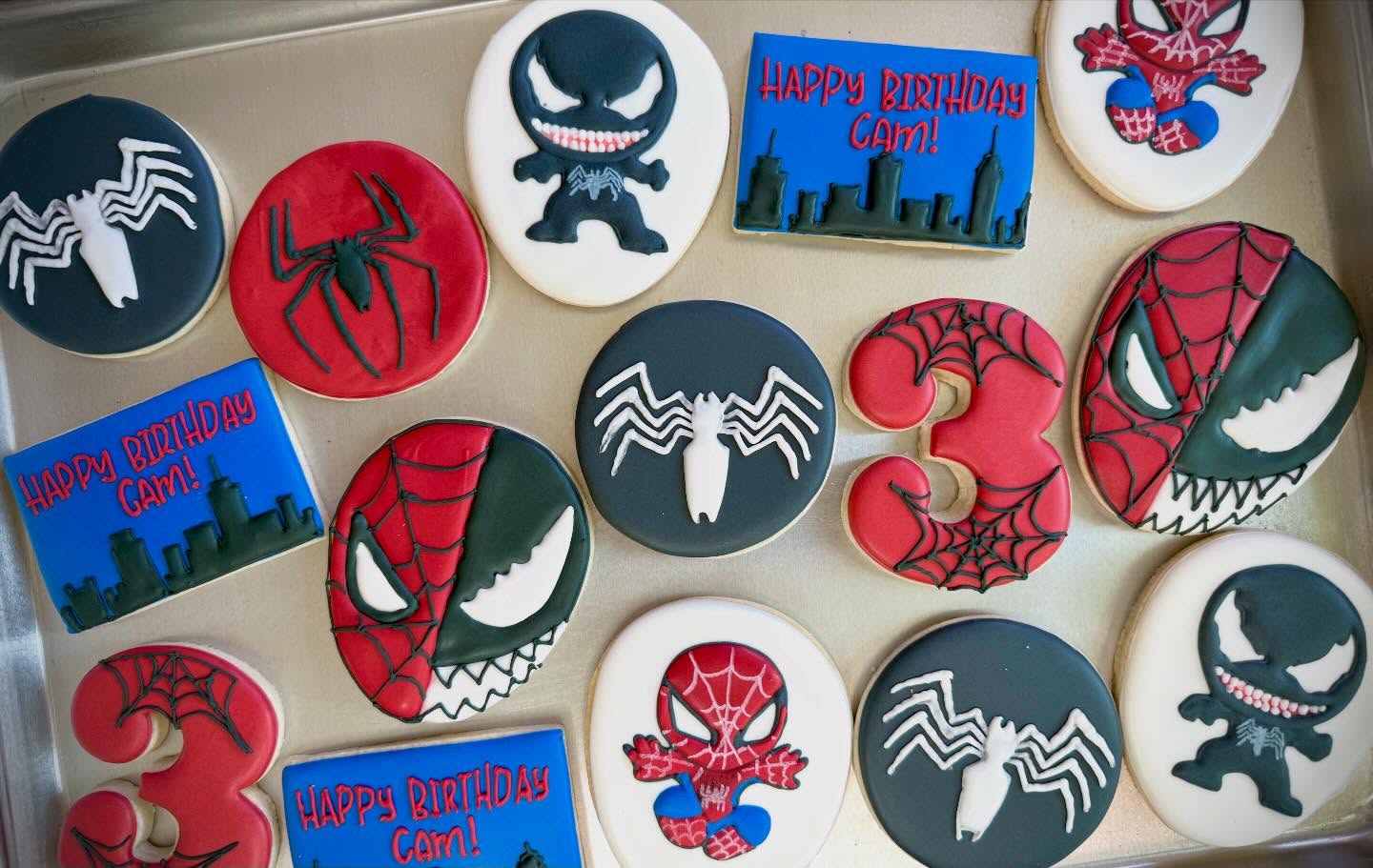 Spider-Man vs Venom birthday bash for Cam!!! Happy 3rd birthday kiddo! Hope it was SUPER!!!!
#spidermancookies #venomcookies #customcookiesfrisco #friscocookies #jesusgirl