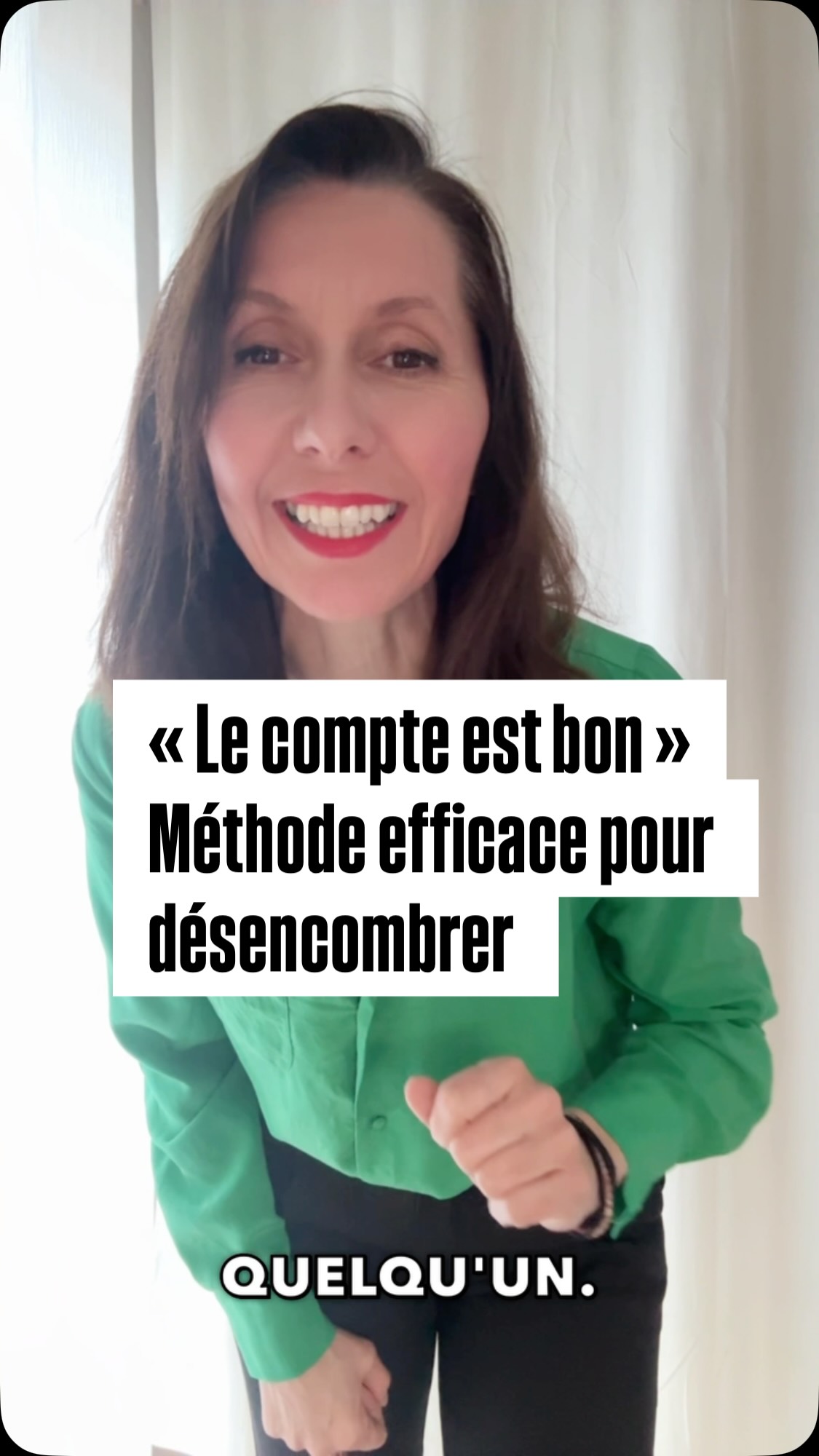 Et si le compte était bon chez toi ?
On croit souvent que pour désencombrer,
il faut analyser, trier, hĂ©siter, replonger dans lâĂ©motionnelâŠ
đ Et si je te disais quâil existe une mĂ©thode simple, concrĂšte et presque ludique
pour faire de la place sans se prendre la tĂȘte ?
Je lâappelle la mĂ©thode « le compte est bon »
đŻ Le principe est ultra simple :
Au lieu de te demander
đ âEst-ce que je garde ou je jette ?â
Tu te poses une autre question, beaucoup plus efficace đ
đ De combien ai-je rĂ©ellement besoin au quotidien ?
Tu fixes un nombre.
Puis tu choisis le meilleur de tout
đ Exemple trĂšs parlant :
Tu as 25 jeans.
Mais dans la vraie vie, pour bosser, sortir , trainer, laver facilement âŠ
đ 10 jeans te suffisent largement.
Résultat ?
Tu choisis les 10 meilleurs.
Ceux que tu aimes.
Ceux que tu portes vraiment.
Les 10 meilleurs quoi !
Le reste sort presque tout seul. Sans dĂ©bat interminable, sans mĂȘme trop les regarder.
Ils ne sont pas dans ta best liste ?
Ils sâen vont
đœïž Et ça marche partout dans la maison :
âą 12 assiettes pour une famille de 4 ? âïž
âą 12 verres, 12 fourchettes, 12 cuillĂšres âïž
âą 3 poĂȘles, 1 sauteuse ou wok, 1 cocotte ? âïž
đ Ce nâest pas vivre avec moins.
đ Câest vivre avec juste ce quâil faut, en choisissant le meilleur.
đ Pourquoi jâadore cette mĂ©thode ?
Parce quâelle :
âïž remet dans la rĂ©alitĂ©
âïž enlĂšve le flou
âïž simplifie les dĂ©cisions
âïž fait gagner un temps fou
âïž et rend le dĂ©sencombrement beaucoup plus lĂ©ger et rassurant
đŻ Ă toi de jouer : le compte est bon ?
Dis-moi en commentaire đ
đ combien de tee-shirts te semblent suffisants ?
đ combien de jeans ?
đ§Š combien de paires de chaussettes ?
Ou dis-moi simplement si tu as deja essayé cette méthode chez toi ?
đđđ
Je te lis đŹ
Sandra, ta home organiser passionnĂ©e â€ïž
Ma devise : rien ne sert de ranger il faut dâabord trier
#homeorganiser
#homeorganiserlyon
#desencombrement
#rangementmaison
#maisonorganisée