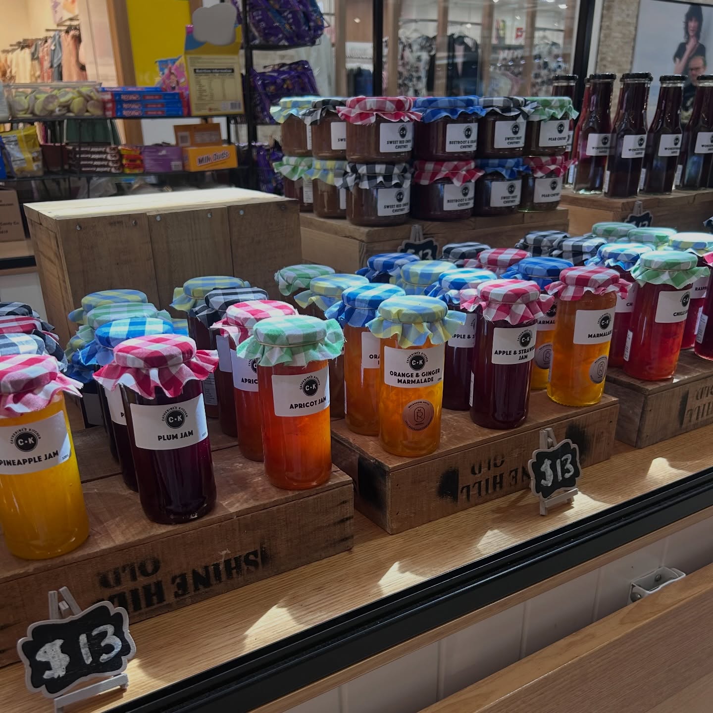 So happy to be set back up at @brooksideshopping this week 🛍️ I haven’t been able to fit a week over this side of town in my calendar for a while!!
Am interested to hear if you’d like to see me at any other shopping centres around Brisbane??
#brisbanefoodie #brisbanefood #australianmade #condiments