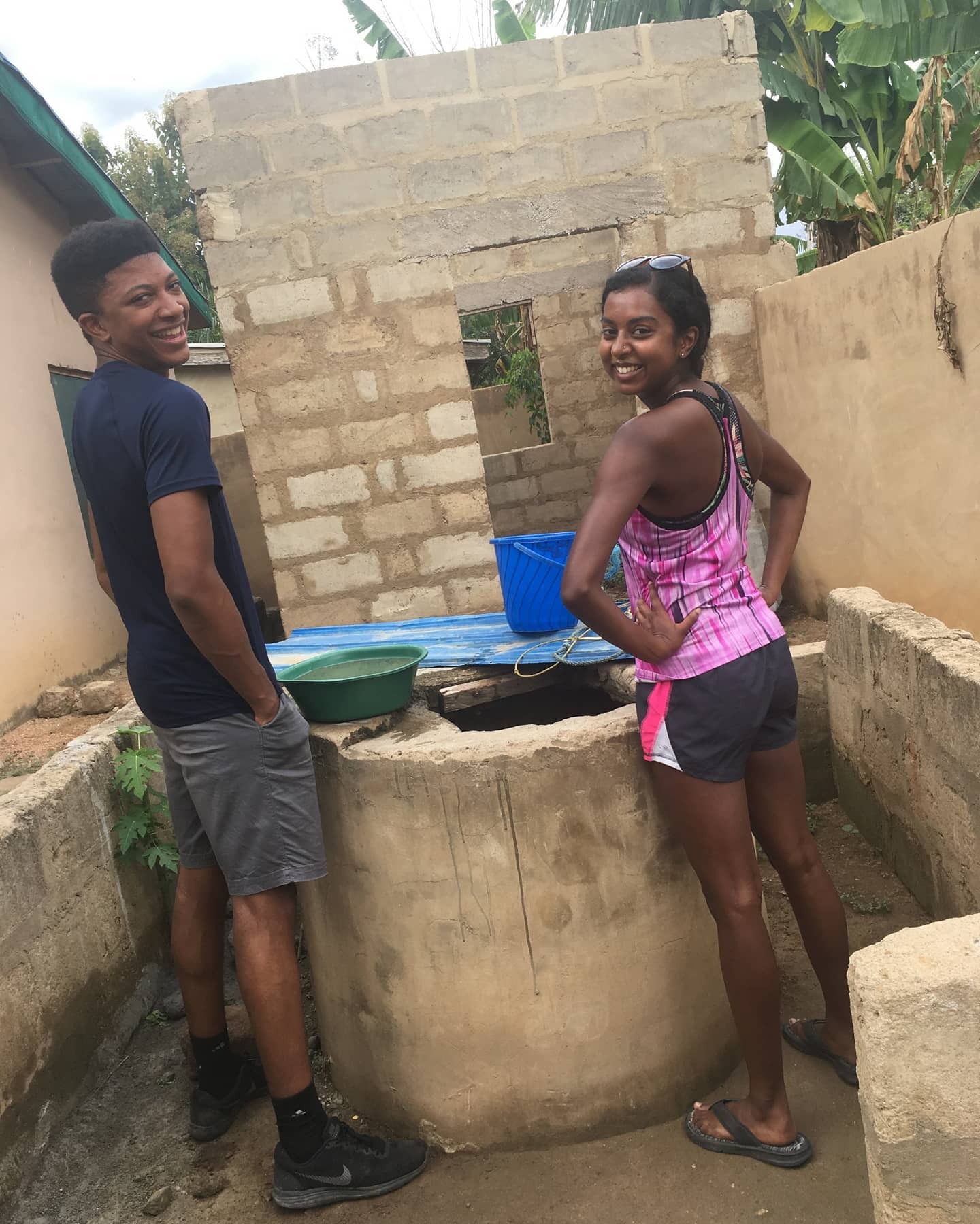 On water duty 💧💧💧
#Ghana #servicelearning
#AkumanyiFoundation
#TAFadventures
#SisforSustainability
#communitybuilding
#travel #intentionaltravel