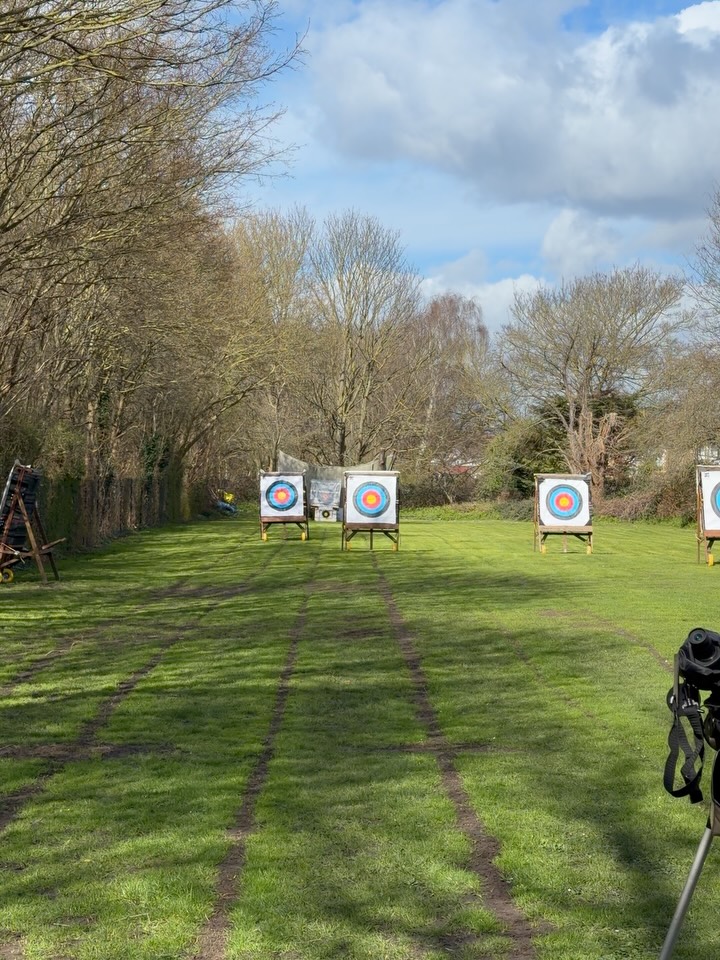 Archery fun in the sun!
#archerygb #archeryclub #compoundbow #recurvebow #recurvearchery