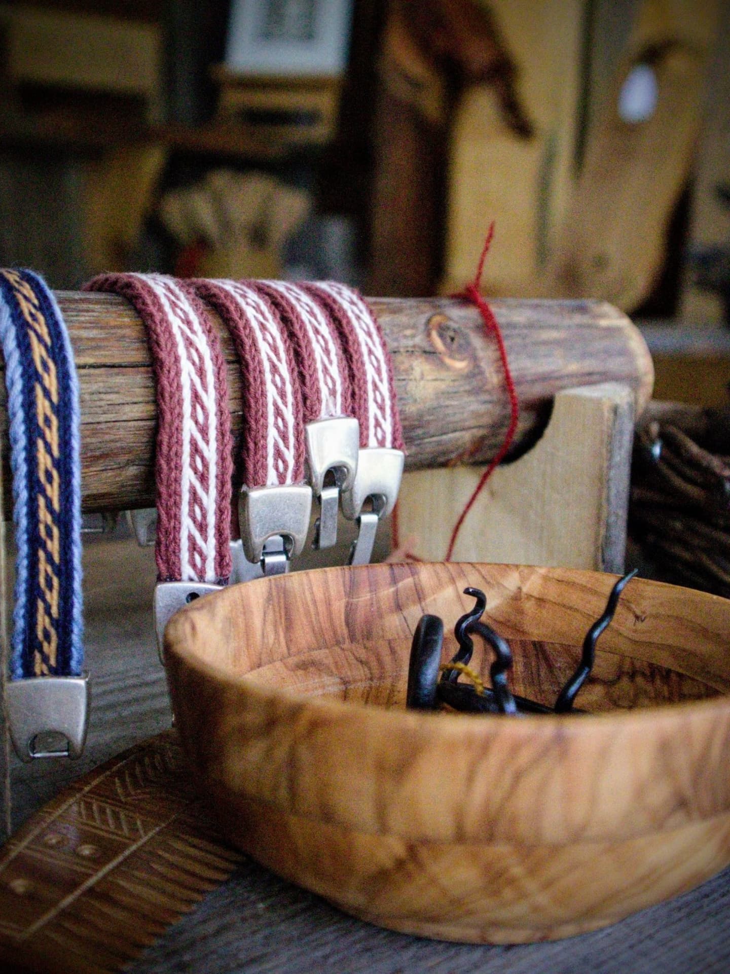 Our shipyard is not just about boat building, it's a hub of creativity where ancient crafts, like tablet weaving, come to life.
You can visit us every Saturday from 11 am to 3 pm and watch carfts people do their thing. 🧶
The bands created from tablet weaving is used to decorate clothing, adorn hair, worn as belts and jewlery.
The art form of tablet weaving is still used to create belts and decorations on the traditional Norwegian folk costume called "bunad".
#hardraade #tabletweaving #norwegianvikings #vikingship