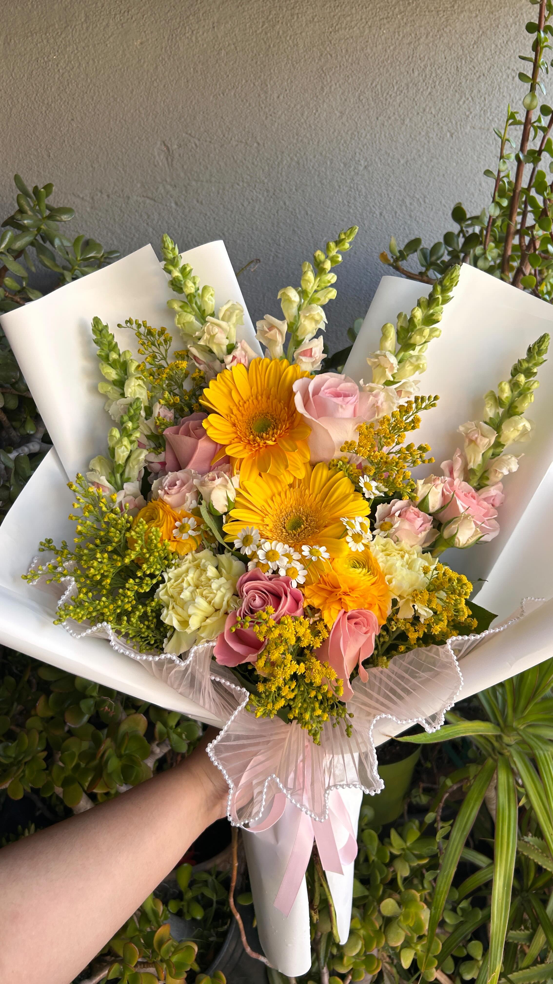 ·:*¨༺ FREEBIE UPDATES ༻¨*:·
In honor of our favorite season starting, here’s a freebie!!!! This is a small way to say thank you to everyone for always helping us flourish 💛🌸🌷
All our freebies come with rules!!
‼️PLEASE READ THEM CAREFULLY 💝‼️
•Be the first person to come in and ASK for the freebie. No claims via messages, must claim IN PERSON!!
•Must be following us 😊🫶😛
•If you’ve already gotten 3 or more freebies please give someone else the chance to get some free flowers💗
•No customs/requests/favoritism/reservations!
•The flowers we give away are always picked by us! Sometimes it may be something big, sometimes it may be something small. **Any add-ons are not included and will cost extra, delivery is NOT available for any freebies!
Reminder that these are FREE flowers that we’re giving away 🫶 please be kind! If they’re not to your liking that’s okay, we give away lots of different styles, hopefully you’ll like the next ones! If they were given away on a date/time you weren’t able to get them, you’ll have other opportunities! These are fresh flowers, we’d never give out something wilted or old! 💗
The free flowers will be available on the following dates:
03/21/26
04/11/26
04/18/26
These dates are subject to change! Keep checking just in case 🫶
