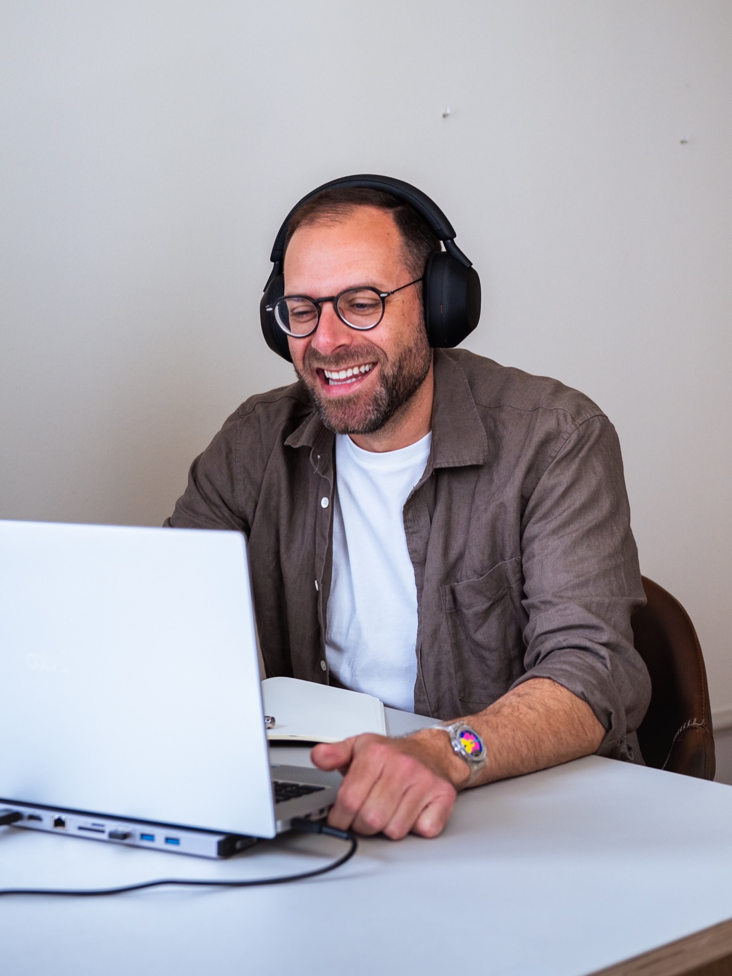 Tax consulting for the modern world. 💻 Whether we meet in person in Zürich or via a video call, I make the process seamless and digital. Focus on your life; I’ll handle the spreadsheets.
Steuerberatung für die moderne Welt. 💻 Egal, ob wir uns persönlich in Zürich treffen oder per Video-Call sprechen – ich gestalte den Prozess nahtlos und digital. Konzentrier dich auf dein Leben; ich kümmere mich um die Zahlen.
#TaxTimeWithMartin #DigitalNomad #RemoteWork #SwissBusiness #TaxHelp Digitalisierung Steuerberatung Zürich WorkSmart