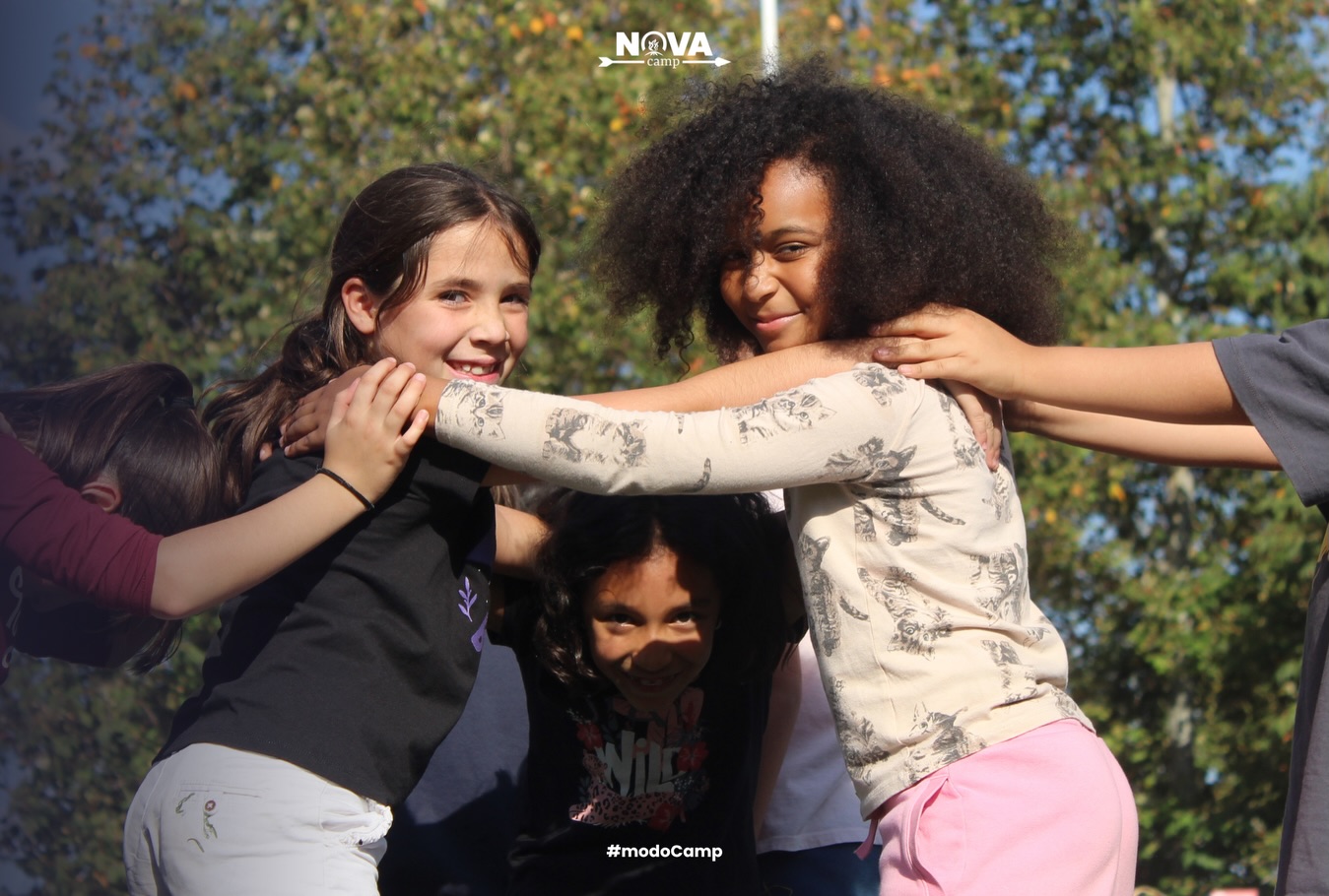 Son ellas, las que le meten toda la energía al Camp…
Aquí es donde todo hace sentido ✨
Donde pueden ser, sin pensar 🔥
Donde pueden reír sin parar 😂
Y aunque el día termine…
algo de esto siempre se queda en sus corazones 🏕️
Amigas 🤝
Familia 🫶
Casa 🏕️
Esto es el camp, y siempre encontrarás el camino de vuelta 😉
#modoCamp #NovaCamp #campamentosdeverano #friendship #friends