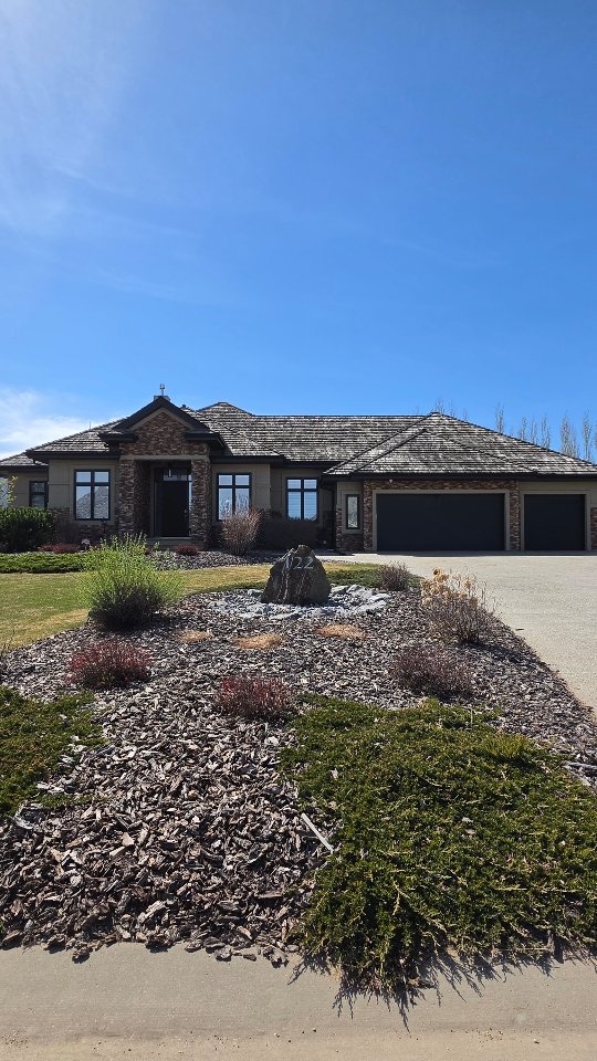 COMING SOON â¨
Just outside of St. Albert â this stunning move-in ready property checks every box.
âŞď¸ 4 Bedrooms
âŞď¸ 4 Bathrooms
âŞď¸ Epoxy 6-Car Garage
âŞď¸ Fully Landscaped
âŞď¸ Situated on ½ Acreage
Luxury, space, and modern living all wrapped into one incredible home. Stay tuned for more details đđĄ contact @minagayed.realestate
|ComingSoon |StAlbertRealEstate |AcreageLiving |LuxuryHome |MoveInReady |YEGRealEstate |DreamHome |NewListing |GarageGoals |FullyLandscaped |ModernLiving |LuxuryListing |StagedToSell |JamiebyDesign