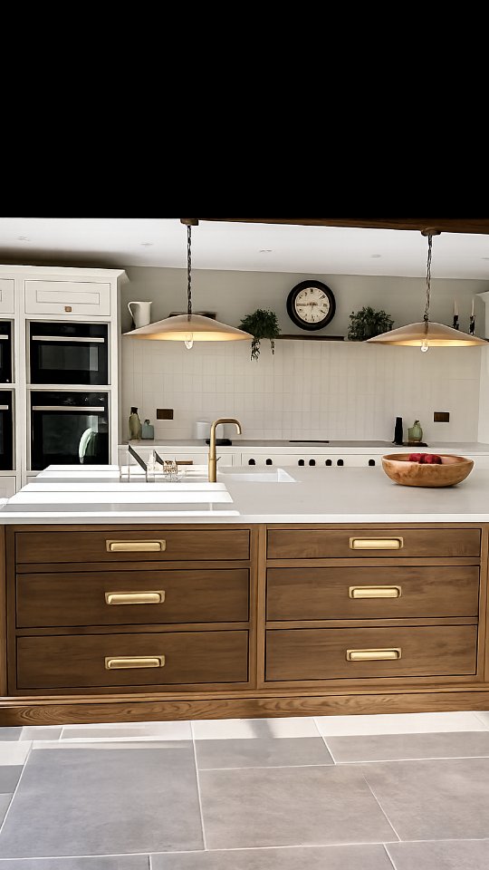 Throwback to Pharisee Green 🫶
As you can see, not every dream home starts with moving house… sometimes it starts with reimagining the space you already have.
See the transformation and the better use of space created through thoughtful design and quality craftsmanship.
From unused corners to full transformations, we help turn ideas into beautifully built spaces designed around real family living.
Whether you’re planning an extension, renovation or complete new build — Hugo Construction brings your vision to life with quality craftsmanship from start to finish.
Comment “HOME” and a member of our team will message you to discuss your project 🏡
#HugoConstruction #EssexBuilders #HomeTransformation #LuxuryHomes #HomeExtension
