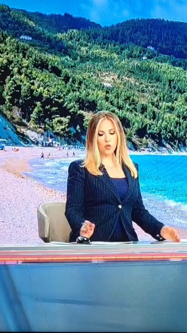 ...Lo dicevamo noi ;)
E lo sapete qual è il posto più figo dove soggiornare a Sirolo??
Sapevatelo su rieducational Channel 😂