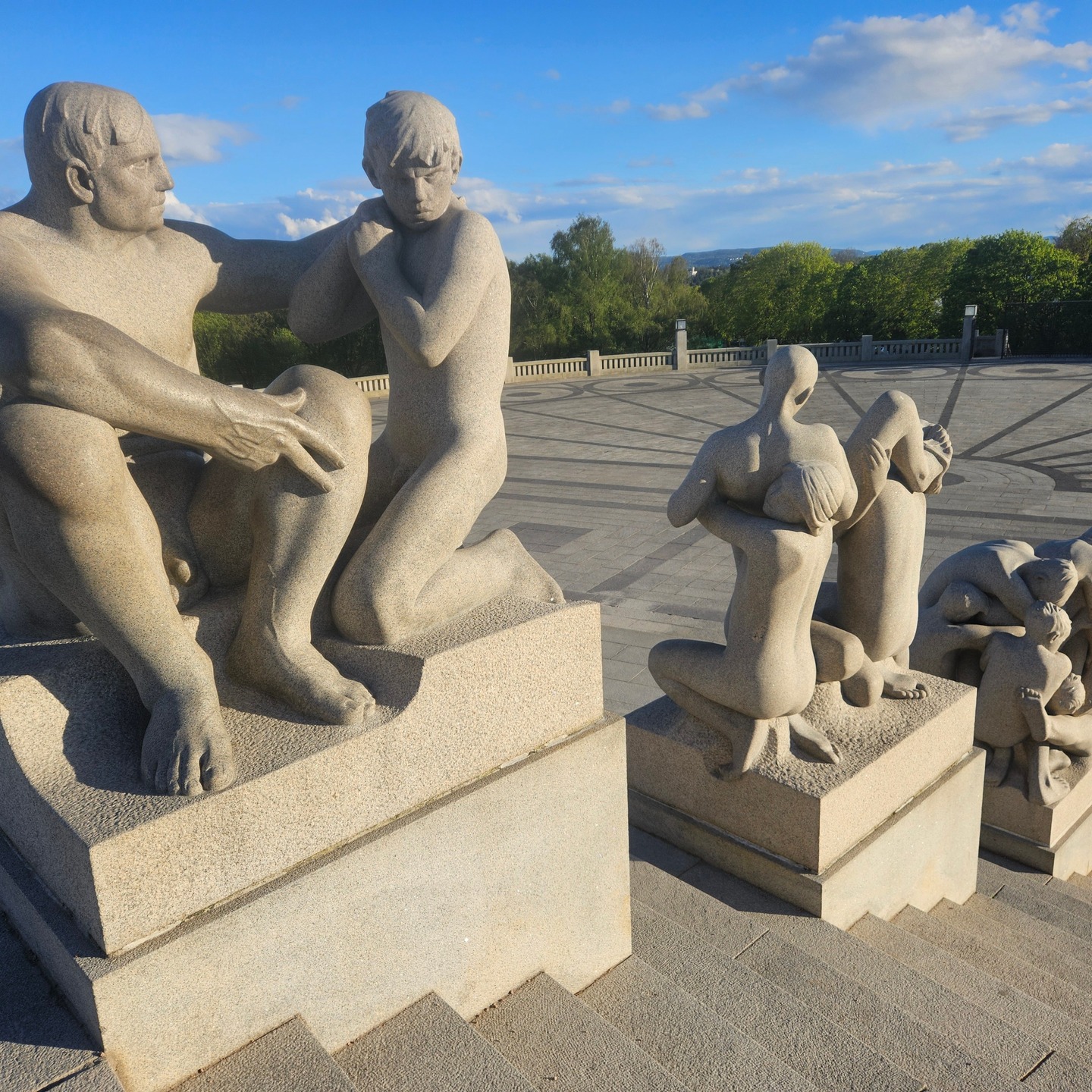 Når jobb og vårstemning møtes 🌸 Konsulenttreff med stopp i Frognerparken 🌿
When work and spring vibes meet 🌸 Consultant meetup with a stop in Frogner Park 🌿