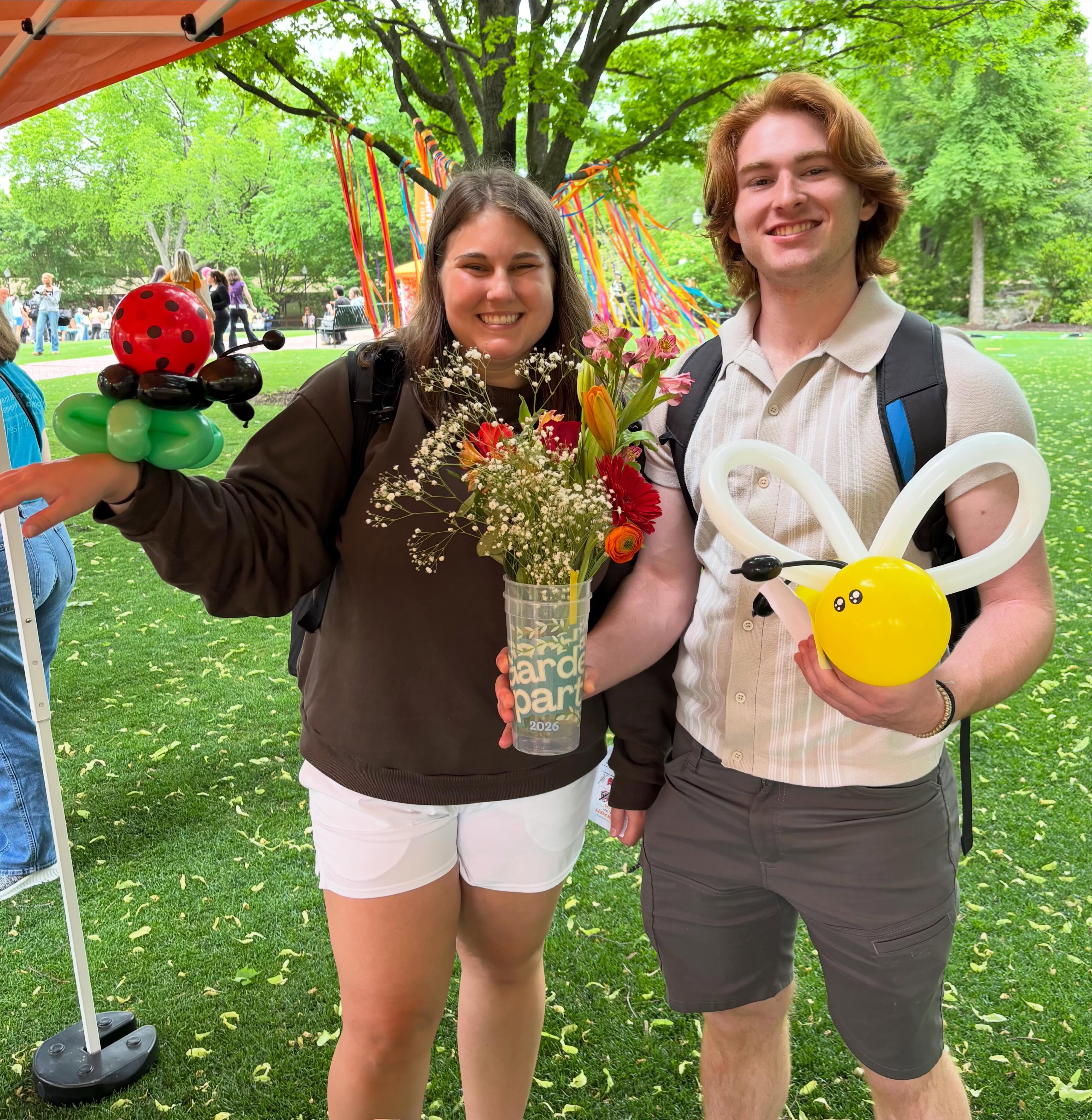 The annual garden party at UTK is always a great way to relax before finals. @utknoxville #gardenparty #ladybug #balloonanimal #balloonanimals #balloontwister