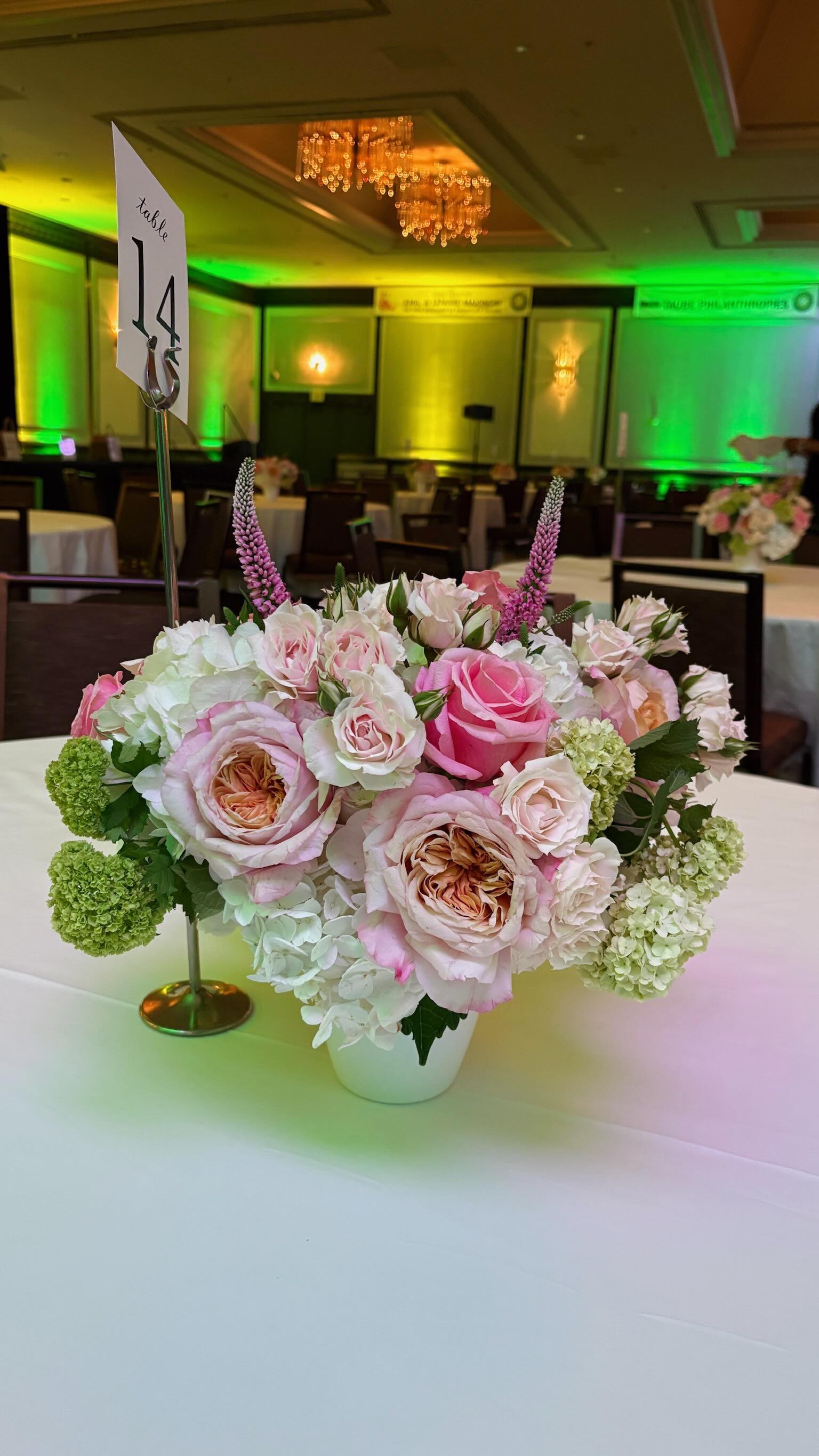 A day behind an installation.
From preparation to placement, every detail is shaped by movement, precision, and care.
#FloralInstallation #LuxuryEvents #sanfranciscoflorist