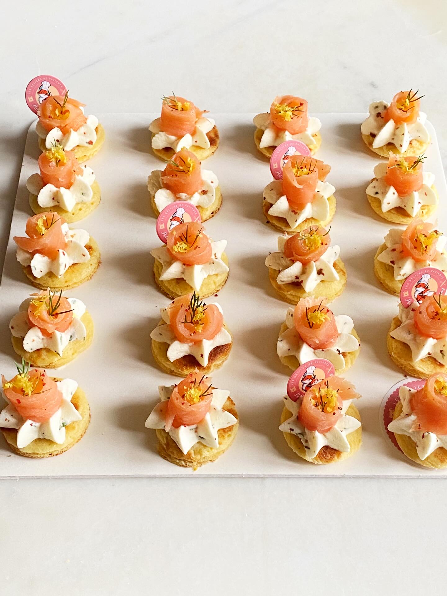 Sometimes, the simplest things are the most irresistible āØ
Homemade mini blinis, silky lemon chantilly, smoked salmon, fresh dill and a touch of lemon zest.
Fresh, elegant and dangerously easy to eat⦠one quickly turns into five. šš
Perfect for cocktail parties, corporate events and celebrations at home.
French-style catering, made from scratch in Hong Kong š«š·
#HongKongCatering #FrenchCatering #CocktailFood #SmokedSalmon #PartyFood