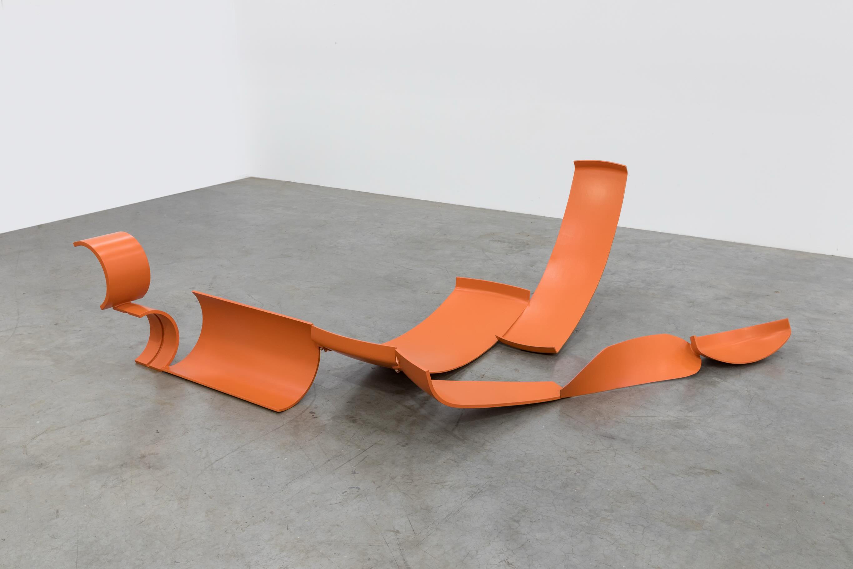 Purling, 1969, Steel, painted orange, 90 x 236 x 315 cm, B0932
On view now at Yares Art, New York in the exhibition: Anthony Caro and Helen Frankenthaler - Similitudes: Color, Form, Friendship
📷 1)Chris Cunningham 2)Yares Art 3)Yares Art 4) Anthony Caro Centre
#Anthony caro #caro #yaresart #helenfrankenthaler