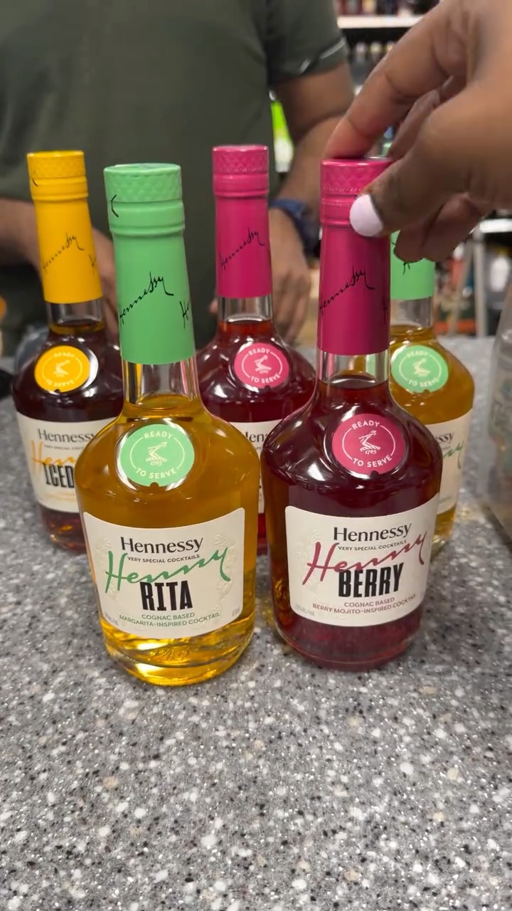 Yall was not about to sell out my liquor store without me this memorial weekend! 😂 review coming next #hennessy #hennyrita #henney #liquorrun