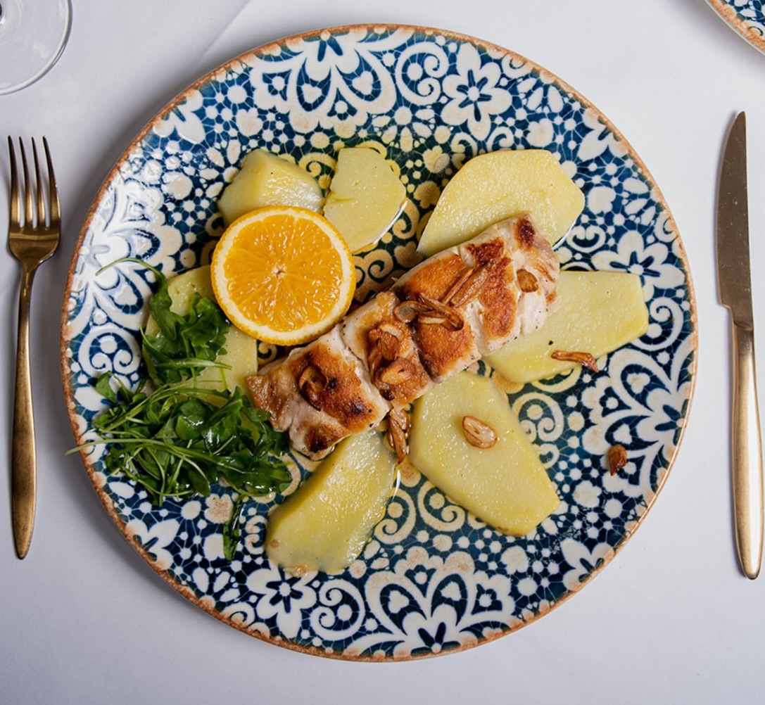 Textura delicada, sabor a mar y un punto perfecto. ✨
Cuando el producto es bueno, el protagonismo
es suyo.
Descubre el lado más fresco de Aranjuez Steak House…
#madrid #aranjuezsteakhouse #restaurante #foodlover #pescados