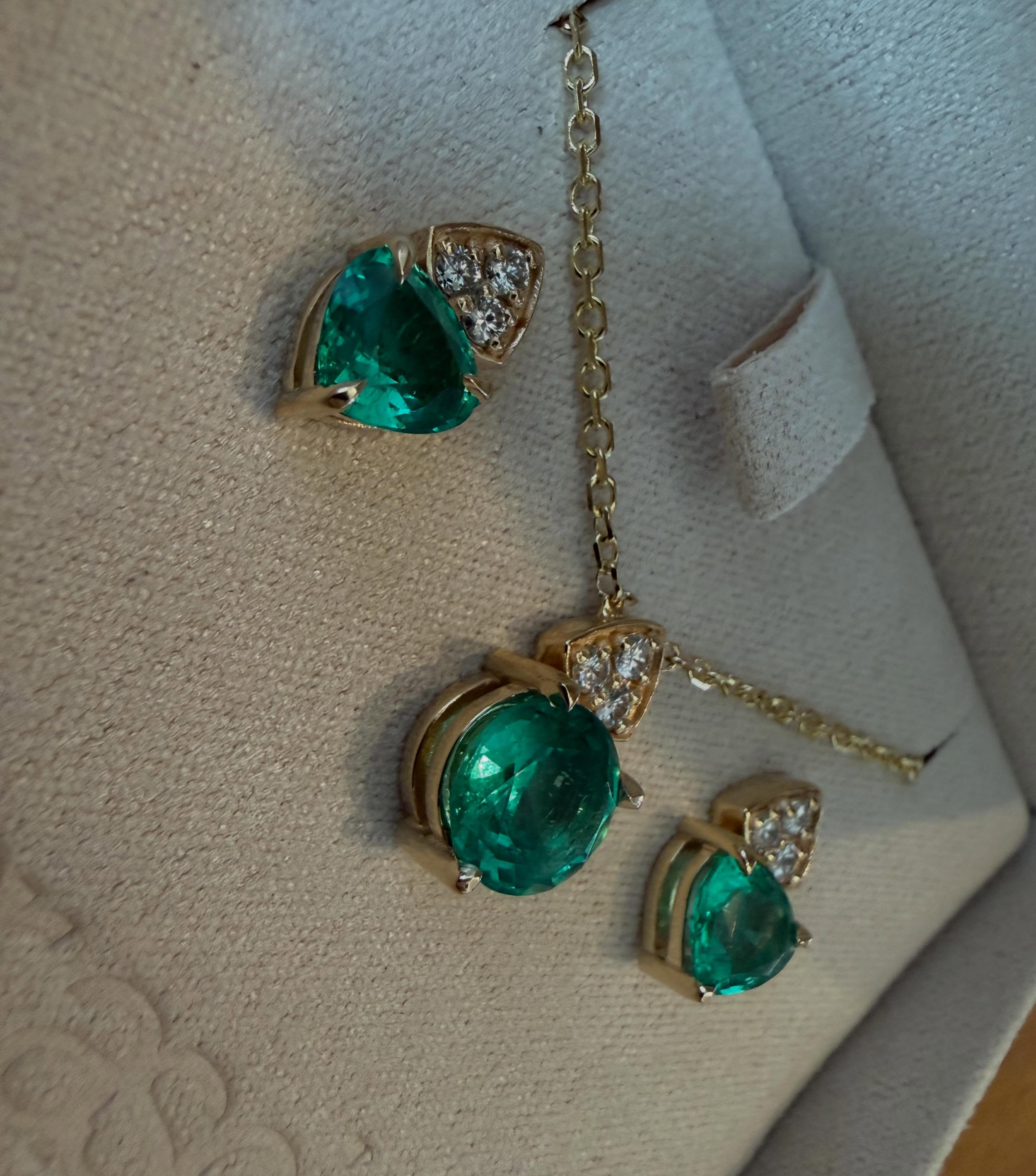 Sweet little emeralds…. The color on these are amazing.