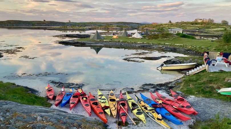 North Atlantic Sea Kayak camp 26-28 September på vackra Smøla väster om Trondheim- finns några få platser kvar! Lär dig mer om paddling och tekniki områden med tidvatten, perfekt om du vill paddla mer i Norge själv efter kursen. Bli en duktigare och tryggare paddlare i Nordatlantens dyning och få ökat teknisk färdighet, perfekt om du vill ta blått paddelpass. All mat ingår! Mer info och bokning:
https://www.nautopp.com/atlantic-sea-kayak-camp #norge #paddlainorge #tidvatten #smøla