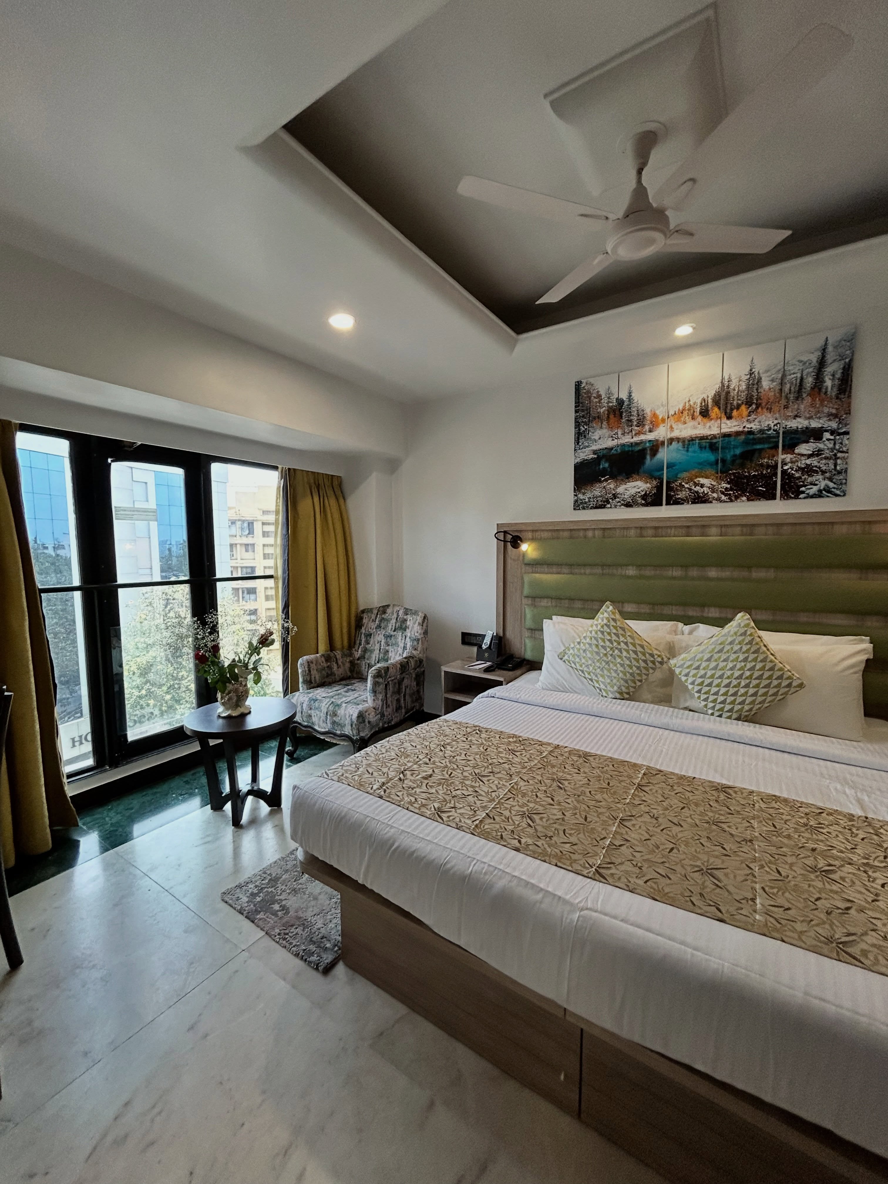 A great stay is all about the little details. ✨
At Emerald Hotel Juhu, every room is thoughtfully designed, every corner is crafted with care, and the warm lighting makes it feel just right. Everything you need for a comfortable stay, all in one place.
#emerald #juhu #juhuhotels #stay #rooms
