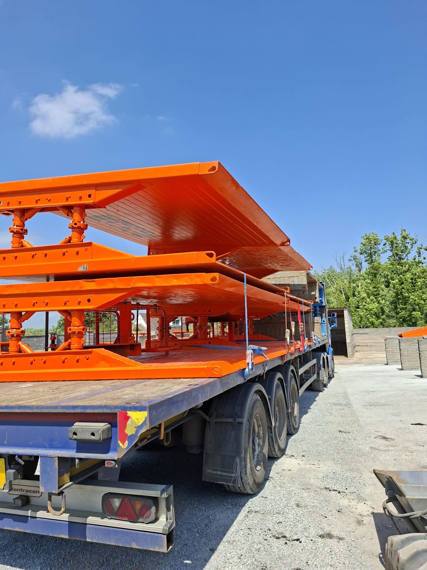3.4 x 2.6 mt standard trench boxes leaving our Irish depot for a customer in Dublin.
Contact @agdequipment on 028 2005 3000 (NI) or 048 2005 3000 (ROI) for all your #TrenchBox #DragBox #AluminiumBoxes #SlideRail #PipeStoppers SheetPiles PlasticPiles EMVs