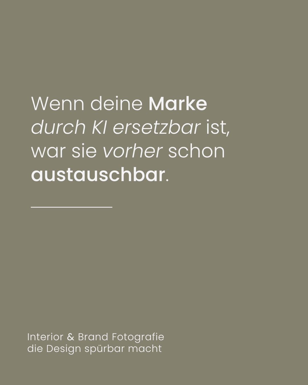 Heute beim Netzwerktreffen kam auch das Thema KI wieder auf. Eigentlich wenig überraschend, denn kaum ein Thema beschäftigt Unternehmer:innen aktuell mehr, oder?
Ganz ehrlich? Ich finde die Möglichkeiten wirklich faszinierend und nutze KI selbst fast täglich. Für Ideen, Prozesse, Strukturen und um Dinge schneller umzusetzen.
Aber je mehr ich mich damit beschäftige, desto öfter komme ich zu derselben Frage:
Wenn heute nahezu jede Person gute Texte schreiben, Bilder generieren und Content produzieren kann...
… wodurch entsteht dann eigentlich noch echtes Vertrauen? 🫣
Für mich liegt die Antwort nicht in noch mehr Content, sondern darin, dass Menschen spüren, wer hinter einer Marke steckt. Nein, noch konkreter: wenn sie spüren, dass hinter einer Marke ein ECHTER Mensch steckt! ✨
Mich beschäftigt das Thema gerade wirklich sehr und ich würd mich freuen deine Einschätzung zu hören!
Was denkst du?
👉 Würdest du einer Marke vertrauen, die ausschließlich mit KI-generierten Bildern und Inhalten arbeitet?
👉 Glaubst du, dass Vertrauen und Sichtbarkeit dasselbe sind?
👉 Wird Personal Branding durch KI wichtiger oder irgendwann überflüssig?
Ich bin wirklich gespannt, wie du das siehst. Denn ich glaube, genau darüber werden wir in den nächsten Jahren noch sehr viele Diskussionen führen 🫣
📷 Hey, ich bin Vicky,
Interior & Brand Fotografin.
Ich helfe Selbstständigen, Kreativen und Unternehmen dabei, sichtbar zu werden, ohne dabei das zu verlieren, was Menschen wirklich verbindet: Persönlichkeit, Nähe und Vertrauen.
Und keine Sorge: Dieser Post wurde nicht von einer KI geschrieben. Zumindest nicht komplett. 😉