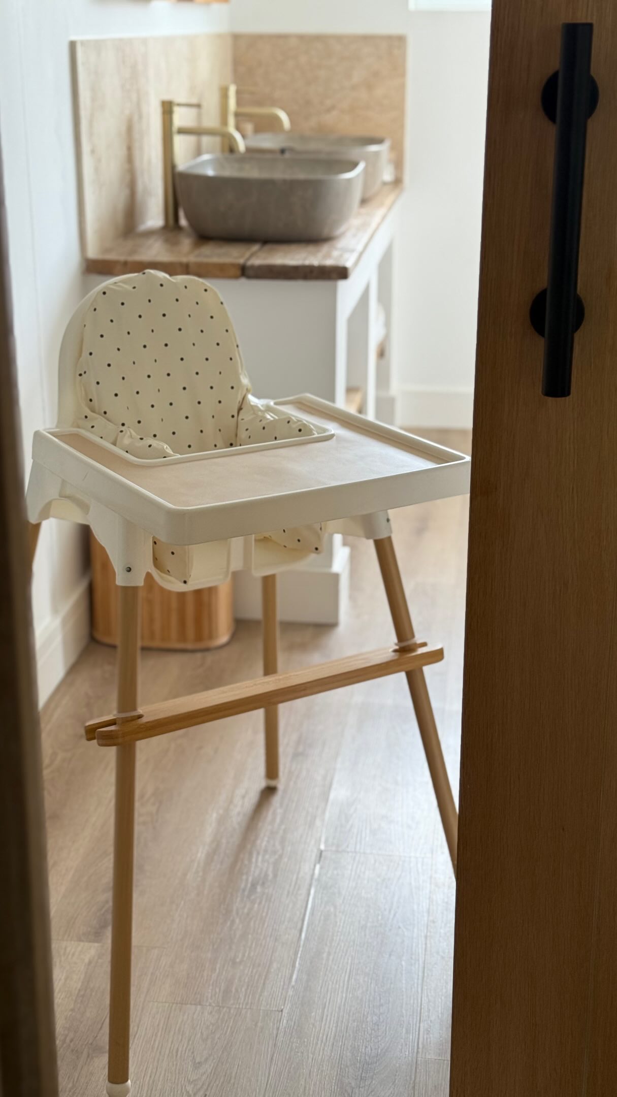 can’t stop, won’t stop 🍦
launching TODAY! Our summer ‘26 IKEA highchair cushion cover collection, honestly I am OBSESSED!
🎥: Polka Dot - 100% wipeable and waterproof
.
.
#ikea #hack #highchair #ikeahighchair #upgrade