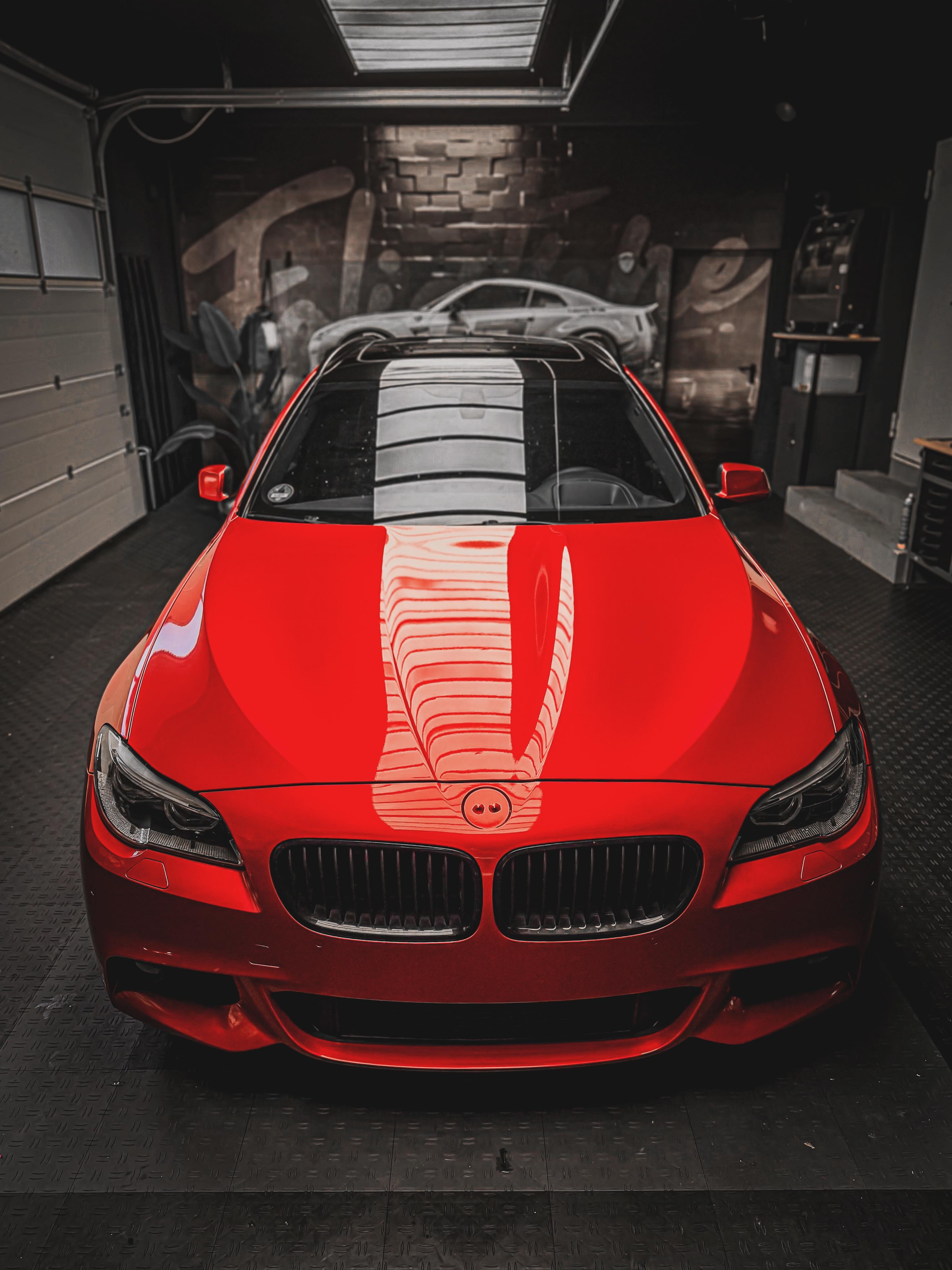 ✨ Super clean. Zeitlos. Perfekt umgesetzt. ✨
Weniger ist manchmal einfach mehr. Dieser BMW überzeugt nicht durch laute Akzente, sondern durch eine makellose, extrem cleane Optik. Die Folierung in Platinum Wrapping Film Ruby Red verleiht dem Fahrzeug eine unverwechselbare Tiefe und einen edlen Glanz, der jede Karosserielinie perfekt hervorhebt. Keine überladenen Details – nur eine hochwertige Oberfläche, saubere Linien und ein Auftritt, der für sich spricht.
Genau diese Kombination aus schlichter Eleganz und sportlicher Präsenz macht den Unterschied. Ein Look, der auch in Jahren noch genauso beeindruckt wie am ersten Tag.
📍 Veredelt von Foliatune
🌐 www.foliatune.de
📧 info@foliatune.de
📲 0177 29 85 626
#SuperCleanBMW
#RubyRedWrap
#PlatinumWrappingFilm
#Foliatune
#CleanCarCulture