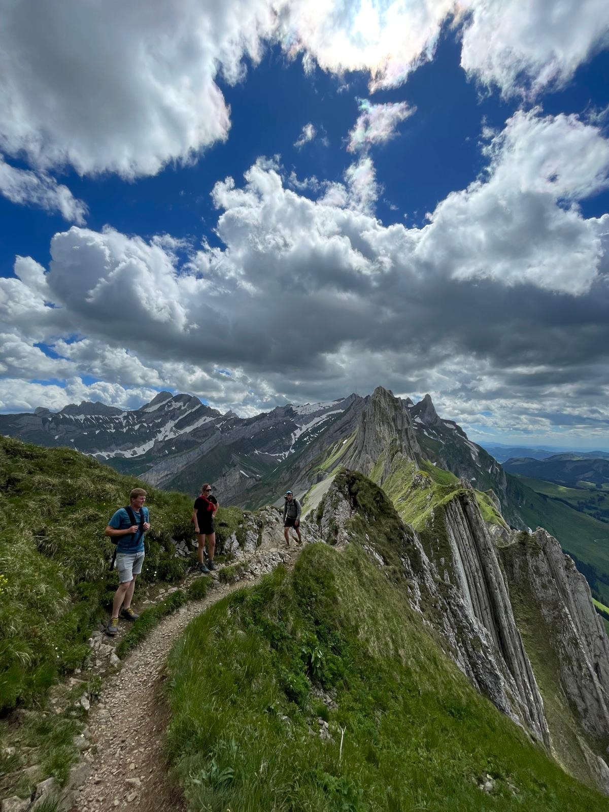 Bergtag mit Traumwetter und eindrücklichem Panorama⛰️☀️
➡️mehr Bilder auf www.scsteinegg.ch
#scsteinegg #bergtag #traumwetter #alpstein #gemeinsamesziel