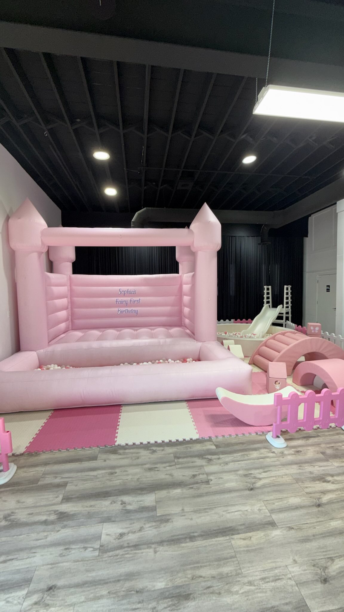 A little fairy turned ONE, and the magic was real! 🧚♀️✨
We had the sweetest time celebrating Sophia’s Fairy First Birthday with a day full of wonder, laughter, and play. 🌸💖
Backdrop and balloons @luxuryeventandfloral
Venue @simplyevents__
Soft play, bouncer, coloring runners and kids tables and chairs @totcercise
Coffee @__houseofcoffee__
Mocktails @_therefresherbar_
Cake @Deanssweetsntreats
Catering @Plateful.catering
Cookies @KendraLacrème cookies
Cotton candy @fluffstuffheights
Video @makfilmz_
Bubbles @michiganentertainmentandtalent
#FairyFirstBirthday #Totcercise #DetroitParties #FirstBirthdayIdeas #softplayrental