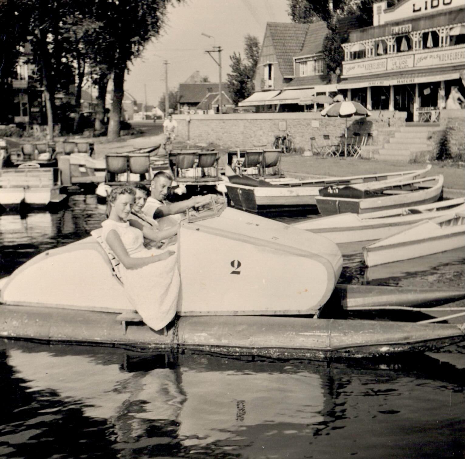 Vaderkesdag? Wij maken er vaarderkesdag van! 🚤 Geen sokken. Geen douchegel. Geen stropdas. Wel een bootje, de zon en quality time samen op het water.…