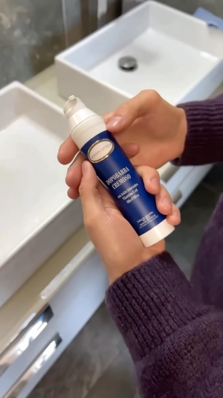 🪒Comfort e freschezza dopo ogni.🌿
Il Dopobarba Cremoso Donna Letizia dona sollievo immediato e idratazione profonda grazie all’azione combinata di acido ialuronico, vitamina E e olio d’oliva.
La sua texture leggera ma nutriente lenisce la pelle dopo la rasatura, riducendo arrossamenti e lasciando una piacevole sensazione di morbidezza e freschezza.
Perfetto per le pelli sensibili, è il gesto quotidiano che unisce cura e naturalezza.
💚97,5% ingredienti di origine naturale
💚Dermatologicamente testato
💚Made in Italy
📍Dalle Terre di Toscana, con amore.
🛒Scoprilo su www.donnaletiziashop.com