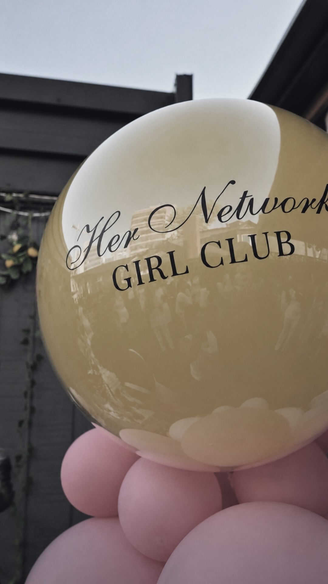 A beautiful recap of another amazing Her Network Girl Club event ✨
Special shoutout to the entire team who helped bring this event to life — from the decor and vendors to all the little details that made the day feel so intentional and welcoming.
And a big shoutout to Sarah for putting together such an incredible second event with Her Network Girl Club. It’s been so beautiful to see this community grow and to capture the energy, connections, and inspiring women behind it 🤍
So grateful to have been part of another unforgettable event.
Event details & vendors:
@fourte.eventdecor
@balloonsbyfar
@prettylittlerentalsottawa
@premierphotoboothrentals
@feedmecaviar
@drip.tiramisu
@dj.velvet
Vendors:
@jhcafé.ottawa
@bombvoyageboutique
@aa_charmhouse
@boudoirtattoosbusiness_angie / @tattoosbybrad_event
@inclusio_concept
@confectionsbyc_
@heybaddiebags
@lumi_ownyourshine
@mireli_naturals
Captured by yours truly @17thstudioss ✨
