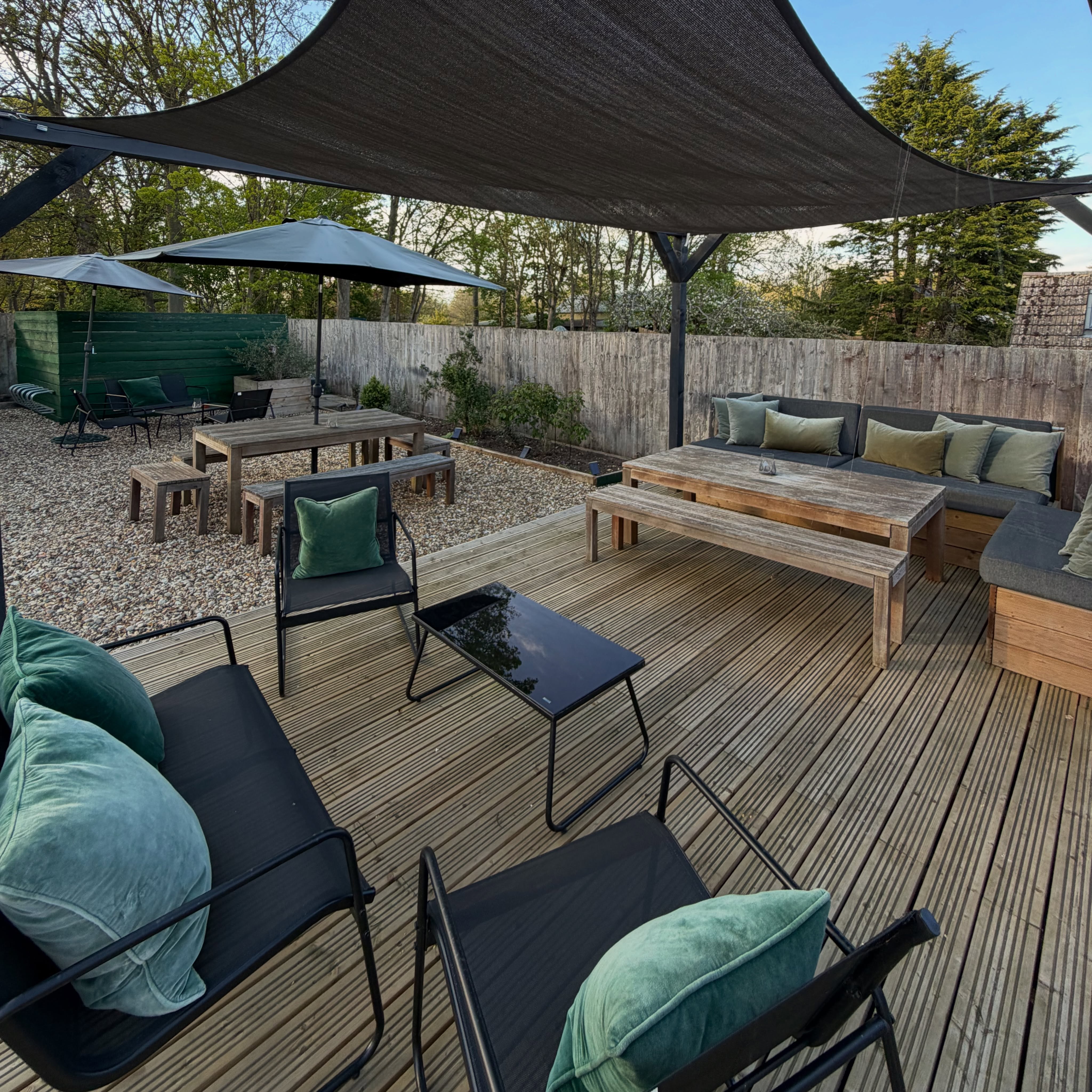 If the clouds clear for long enough join us outside for drinks & bar snacks 🌤️
We open Wednesday to Saturday from 5pm 🍸