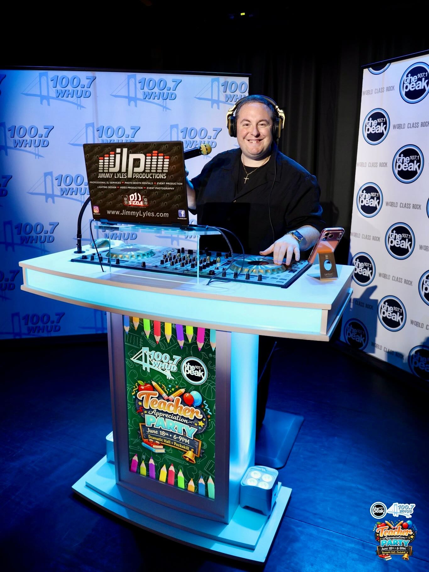 What a great night at @100.7whud & @107.1thepeak’s Teacher Appreciation Party at @dramatichallpeekskill! 🎉 It was awesome hanging out with WHUD’s Heather DeLuca and The Peak’s Chris Herrmann— and I had a blast DJing and bringing the Photo Booth for some fun! Big thanks to Digital Weddings for the amazing photos and to my incredible staff for always doing such a fantastic job! 📸🎶
Looking for a DJ, Photo Booth, or Mirror Booth for your next event? Visit JimmyLyles.com to learn more and book today!
#TeacherAppreciation #WHUD #ThePeak #HudsonValleyEvents #JimmyLyles