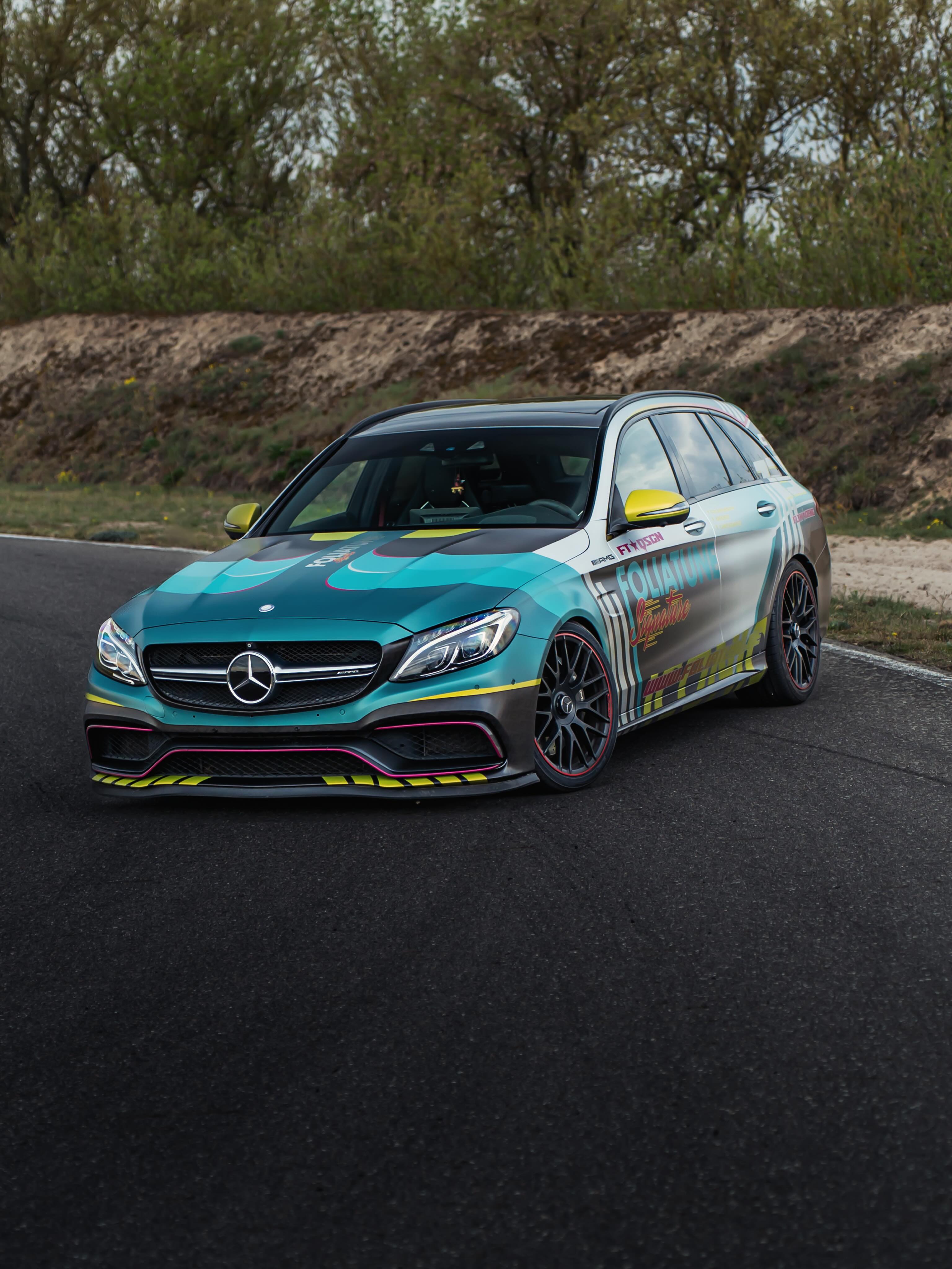 Unser Dienstwagen? Eher unsere rollende Visitenkarte. 💥
Dieser AMG repräsentiert die Handschrift von Foliatune: mutiges Design, präzise Details und kompromisslose Individualität. Mattes Petrol, Neon-Akzente und Motorsport-Vibes sorgen für einen Auftritt, der genauso einzigartig ist wie unsere Projekte.
Wenn dein Fahrzeug nicht nur fahren, sondern ein Statement setzen soll – dann bist du bei uns richtig. 🔥
🌐 www.foliatune.com
📧 info@foliatune.com
📲 0177 29 85 626
#MercedesAMG #AMG #C63AMG #WrapDesign #Motorsport