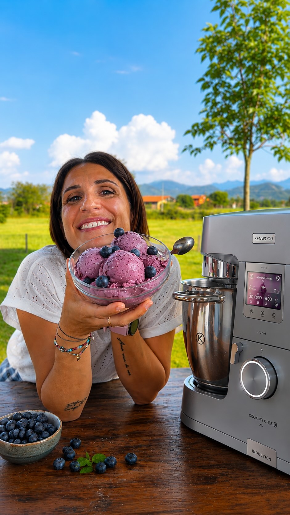 🍨 GELATO AI FRUTTI DI BOSCO FATTO IN CASA 🫐
C’è qualcosa di più buono di un gelato cremoso ai frutti di bosco nelle giornate estive? ☀️ TI SVELO IL SEGRETO !
Con pochi ingredienti e in pochissimo tempo puoi preparare un dessert fresco, genuino e irresistibile!
✨ Ingredienti:
🫐 300 g di frutti di bosco (io ho usato i mirtilli)
🥛 100 g di panna fresca
🥄 50 g di mascarpone
🍚 75 g di zucchero semolato fine (o meglio ancora zucchero a velo)
🍋 Succo di ½ limone
Preparazione:
Frulla i mirtilli e passali in un colino per ottenere una crema liscia e vellutata.
In una ciotola monta panna, zucchero e mascarpone. Io ho fatto tutto in un attimo con il mio Kenwood Cooking Chef! 💙
Aggiungi la purea di frutta e continua a montare fino ad ottenere un composto soffice e omogeneo.
👉 SENZA SORBETTIERA
Trasferisci il composto in una ciotola e lascia in freezer per almeno 6 ore.
👉 CON SORBETTIERA KENWOOD
Metti il composto in frigorifero per 1 ora. Successivamente versa tutto nella sorbettiera (tenuta precedentemente in freezer per 24 ore) e lavora a velocità 3. In meno di 30 minuti avrai un gelato pronto da gustare… e soprattutto BUONISSIMO! 😍
🎁 Ricordati della mia promozione Kenwood:
✔️ Se possiedi già una planetaria Kenwood, tramite il mio link e il codice VALIGIA puoi acquistare la sorbettiera e tutti gli accessori Kenwood che desideri, con il 20% di sconto.
✔️ Se acquisti un Cooking Chef Kenwood tramite il mio link e il codice VALIGIA, riceverai 3 accessori a scelta in omaggio fino a un valore di 500€.
Il mio consiglio? Il gelato è sempre buono, ma con la sorbettiera Kenwood diventa ancora più cremoso e lo prepari in appena 30 minuti! 🍦✨
#gelatofattoincasa #ricetteestive #kenwooditalia #valigiainfarinata #salvapranzο