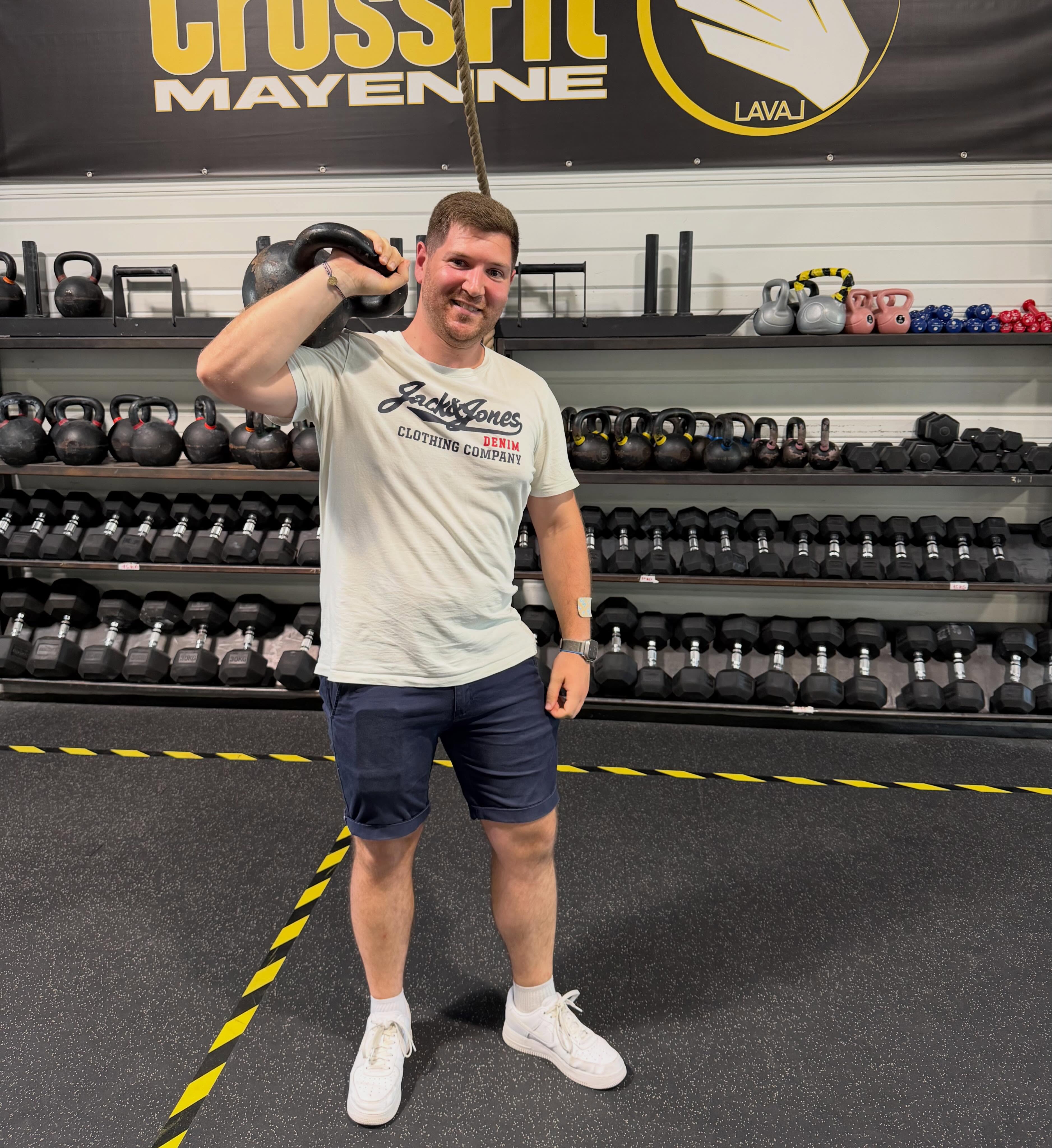 đ Fin de stage pour FrĂ©dĂ©ric ! đ
@durousseaufrederic
Aujourdâhui marque la fin du stage de FrĂ©dĂ©ric au sein de CrossFit Mayenne dans le cadre de sa formation CQP Coach Fitness.
Nous tenons Ă le remercier pour son implication, son sĂ©rieux et sa bonne humeur tout au long de cette pĂ©riode. Son engagement auprĂšs des adhĂ©rents et sa volontĂ© dâapprendre ont Ă©tĂ© apprĂ©ciĂ©s de tous.
Nous sommes heureux dâavoir pu lâaccompagner dans cette Ă©tape importante de son parcours professionnel et fiers dâavoir contribuĂ© Ă son dĂ©veloppement dans le mĂ©tier du coaching.
Toute lâĂ©quipe de CrossFit Mayenne lui souhaite une pleine rĂ©ussite pour la suite de son aventure professionnelle et beaucoup de succĂšs dans sa future carriĂšre de coach. đȘ
Bonne continuation FrĂ©dĂ©ric, et Ă bientĂŽt ! đ