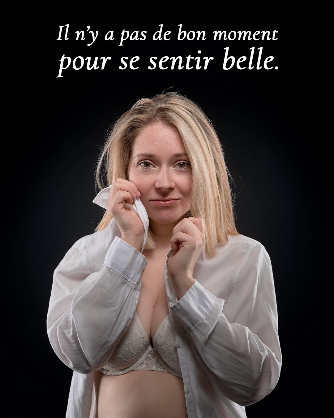 Nous traversons tous des périodes qui nous marquent profondément.
Un changement de vie, quelques kilos pris ou perdus, une séparation, un manque de confiance en soi, un regard devenu plus dur envers son propre reflet…
La photographie n’est pas une thérapie. Mais elle a ce pouvoir incroyable de nous aider à nous voir autrement.
Le temps d’une séance, on prend une pause. On se redécouvre. On réalise parfois que l’image que l’on a de soi n’est pas celle que les autres voient.
C’est souvent un premier pas vers davantage de confiance, d’acceptation et de bienveillance envers soi-même.
Et puis, il n’y a pas besoin d’attendre d’aller mal pour s’offrir ce moment.
Parfois, on a simplement envie de se faire plaisir, de célébrer qui l’on est aujourd’hui, et d’avoir de belles images dans lesquelles on se trouve beau, belle… tout simplement.
Parce qu’au fond, c’est déjà une très bonne raison.
—————————————————
✍️ Informations et réservations :
🌐 www.lestudio88.fr
☎️ 06.87.00.86.56
📍 Langlade - Gard
——————————————————
#PortraitStudio #ConfianceEnSoi #PortraitPhotographique #PhotoDeSoi #Studio88