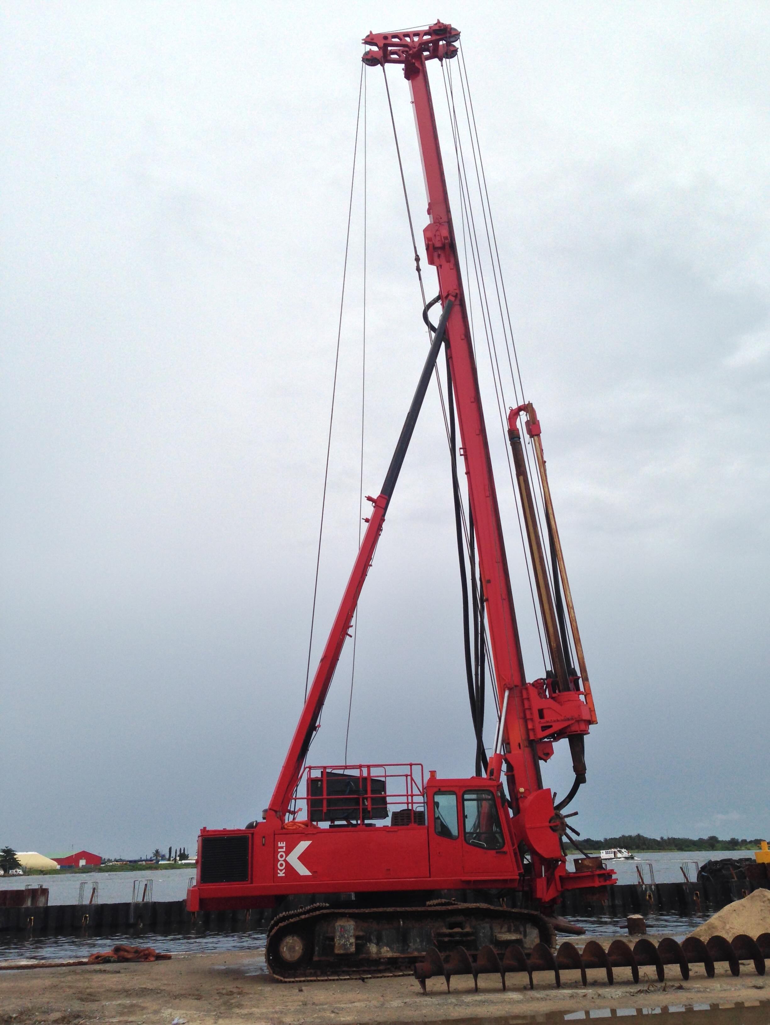 Way back weekend 12 years ago and we’re in Lagos, Nigeria commissioning two used #CFA rigs sold to international contractor Koole.
Our operator with 30 years experience @mb_midnightm set the machines up and quickly had them installing piles. He even f