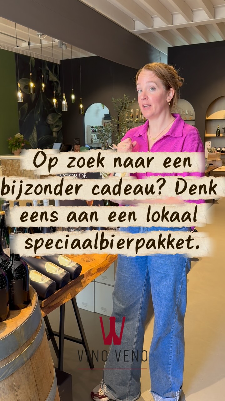 Verrassend, bijzonder en lokaal... 🍻
Wist je dat je bij Vino Veno niet alleen terecht kunt voor wijn, maar ook voor heerlijke bieren uit de regio én het bijzondere blond bier Vuurzee?
Vuurzee combineert het beste van twee werelden: de verfijning van champagne met het karakter van speciaalbier. Een unieke smaakbeleving die je geproefd moet hebben. Leuk feitje: Het is een jaargangsbier, en je kunt het laten rijpen waardoor de smaken mooi ontwikkelen. @degoedeendestoute
Daarnaast hebben we in Vollenhove een stadsbrouwerij, waar diverse soorten bier worden gebrouwen. Het assortiment varieert, zo’n zes verschillende soorten zijn bij Vino Veno te verkrijgen. Perfect om cadeau te geven. @stadsbrouwerij.vollenhove
#vinoveno #vollenhove #speciaalbier #streekbier #bierchampagne