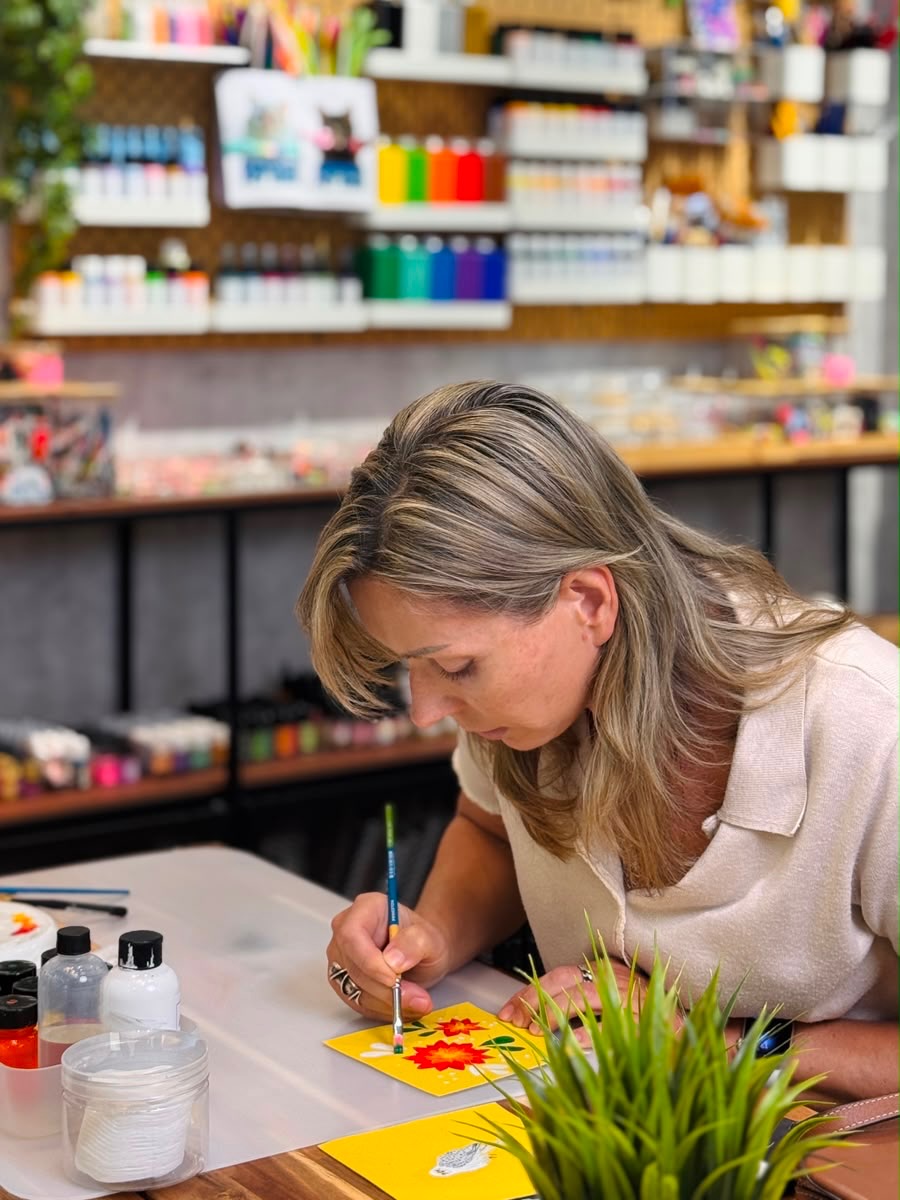 Yesterday, we had the pleasure of welcoming a passionate artist to our studio for a deeper dive into leather painting; refining proportions, mastering contrast, and bringing every detail to life. We were absolutely in awe when she finished her masterpiece. She picked up the techniques so quickly! ✨ #artactivity #workshop #artworkshop #events #dubai