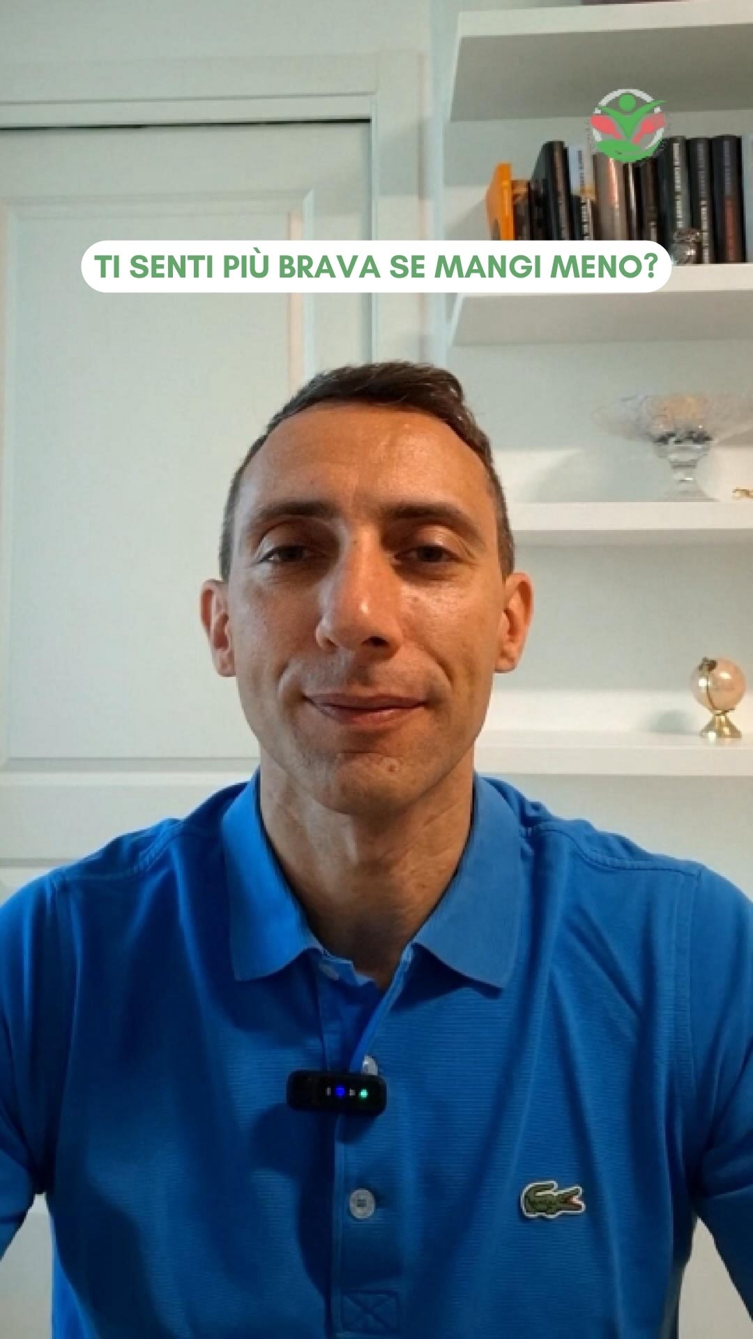 Ti capita mai di arrivare a fine giornata e provare un sottile senso di orgoglio perché hai mangiato “pochissimo”? O, al contrario, di sentirti “sbagliata”, debole e in colpa se hai fatto uno spuntino in più o hai ascoltato la tua fame?
Se ti riconosci in queste parole, voglio rassicurarti: non è colpa tua. ❌
Siamo immersi in una diet culture che ci ha abituati ad associare il nostro valore personale alla nostra capacità di rinunciare. Ci hanno insegnato che la restrizione è una virtù: meno mangi, più sei “brava”, forte, controllata.
Il cibo non è un test morale. Mangiare non è un crimine e provare fame non è una debolezza. Nutrire il tuo corpo in base ai suoi reali bisogni è un diritto e un atto di cura verso te stessa/o.
Fai pace con i tuoi bisogni, ma soprattutto fai pace con il cibo. 💚
#matteopace #biologonutrizionista #faipaceconilcibo #sensodicolpa #bisogno