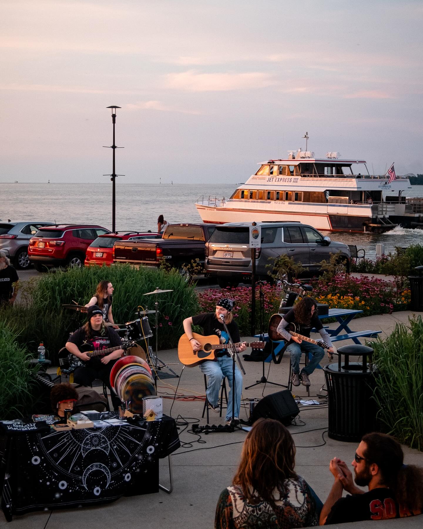 We had such a great time at the pier!
Thank you all so much for coming out!
Here’s a few shots from @gdc_productions, he really captured the amazing view!
#sanduskyohio #shoresandislandsohio #mentallydistrakted