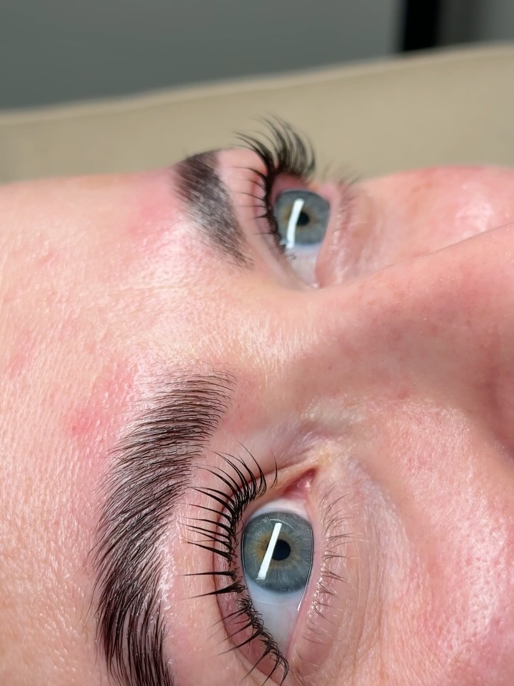💥 4 FORSKELLIGE SOMMER VIPPE- OG/ELLER BRYN LOOKS!
Kunden her har fået lavet skønt lashlift og browlift
begge med farvning! ✨
#lajolie #heledig #lashlift #browlift
Kunden her har fået lavet et lækkert lashlift med farvning! 🖤
#lajoliedk #heledig #lashlift
Denne kunde har fået lavet den helt store forvandling med lashlift og browlift begge med farvning med hybridtint som tillæg til sit browlift! ❤️🔥
#lajoliedk #heledig #lashlift #browlift #hybridtint
Denne kunde har fået lavet et sprødt lashlift med farvning! 🔥
Fristet??
Dét kan jeg VIRKELIG godt forstå! ❤️
Book tid til din helt egen sommertransformation via link i bio, eller skriv os en DM, hvis vi skal assistere. Vi hjælper gerne! 😍
#lajoliedk #heledig #lashlift