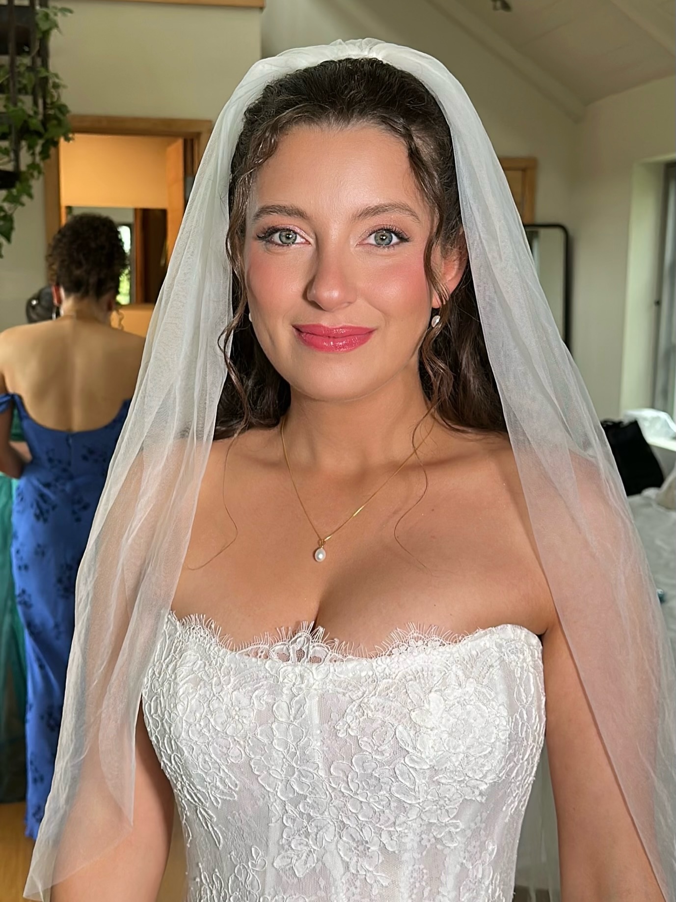β¨Beautiful Blairβ¨
She wanted a soft, natural glam that enhanced her featuresβradiant skin, bronzy skin, and a sunβkissed rosy blush that brought her whole look to life. Her natural curls were refined + elevated using two curlingβrod sizes to mimic her pattern and styled into a romantic halfβup look.
I also had the pleasure of doing makeup and hair for her bridal party, creating cohesive, glowing looks that complemented Blair beautifully.
The result: an absolutely stunning bride π
Venue: @compassrosepec
Makeup notes:
@armanibeauty luminous silk foundation
@embryolisseca - lait crème
@dalba_global - multi balm stick + hydrating serum spray
@charlottetilbury - flawless Hollywood filter
@viseart - neutral eyeshadow palette
@toofaced - milk chocolate bronzer
@tartecosmetics - shape tape radiant concealer
@hourglasscosmetics - veil powder + strobe palette
@urbandecaycosmetics - rebel star
@rarebeauty liquid blush - happy
@lorealparis - million lashes waterproof mascara
@maybelline - vinyl liquid lipsticks
@anastasiabeverlyhills - brow powder palette
@diorbeauty - backstage flow palette + face and body liquid luminizer
@maccosmetics - eyeshadow primer + stay over fix+ setting spray
Hair products/tools:
@kenraprofessional - 19 thermal spray
@designmehair - hold me cream + curl balm + 3 way hairspray
@schwarzkopfcan - tame wild cream
@hollahair.pro - curling rods
Looking for a beauty artist who can bring out your natural beauty, flawlessly?
β‘οΈ DM or click the link in the BIO to book! π©
Limited 2026 dates and now booking 2027!
SHARE this with a future Bride + SAVE for inspo β¨
Luxury wedding makeup and hair
Kingston Ontario makeup artist
Kingston Ontario hairstylist
Prince Edward County makeup artist
Prince Edward County hairstylist
1000 islands makeup artist
Quinte West Ontario makeup artist
Eastern Ontario makeup artist
Ottawa makeup artist
Kingston Ontario airbrush makeup artist
Prince Edward county airbrush makeup artist
#bridalmakeupandhair #bridal #makeupandhair #naturalmakeup #princeedwardcountywedding