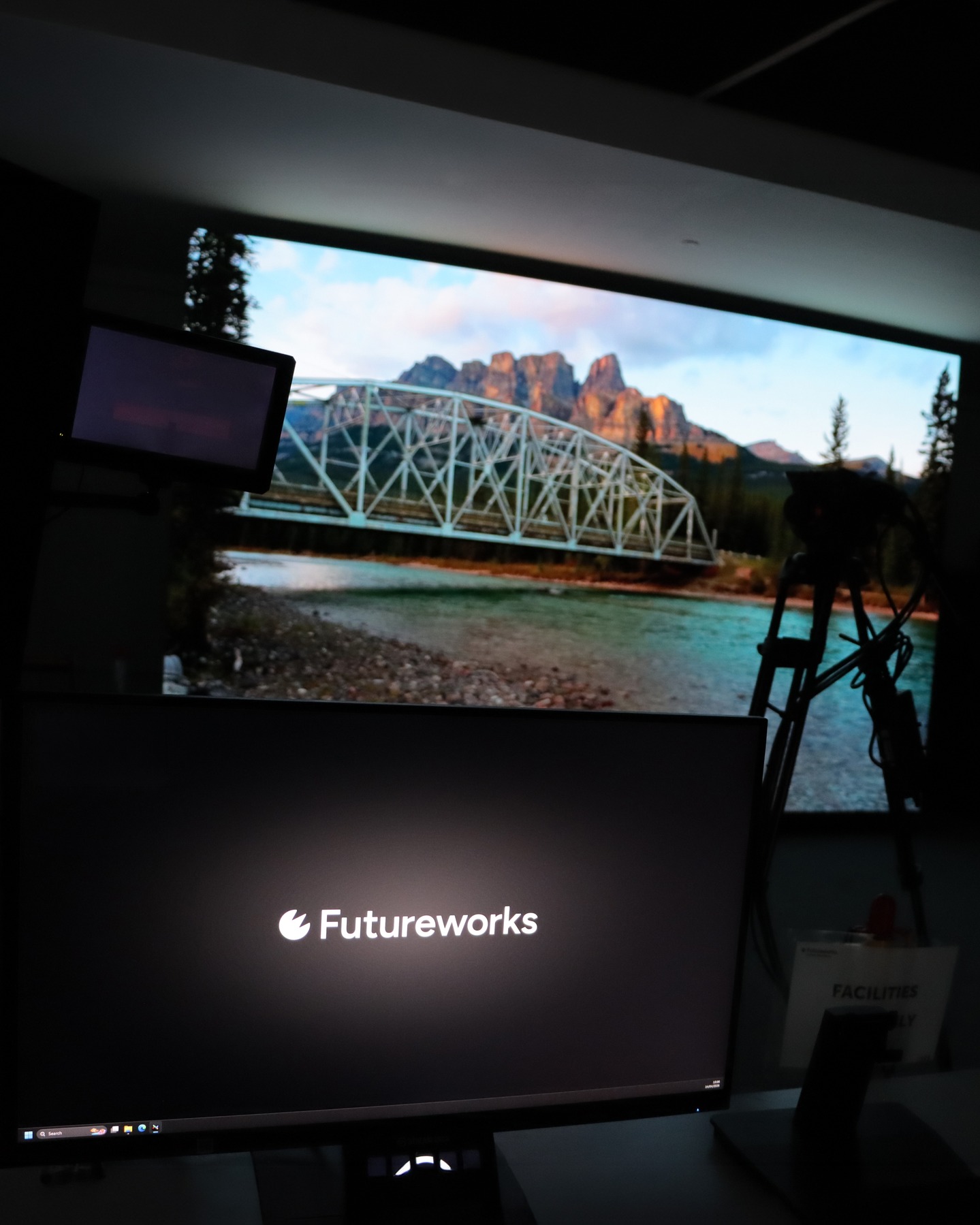 Following a successful funding bid this year, @futureworks Manchester reached out to Target3D to explore upgrading their film studio. Having previously relied on green screen for film production courses, the team decided it was time to invest in an LED virtual production solution, driven by the rapid growth of the virtual production industry and shifting priorities as AI plays a bigger role in content creation.
🔗 Click the link in bio for the full case study!
#virtualproduction #LEDwall #filmeducation #highereducation #VFX #filmindustry #manchester #Futureworks #Target3D #filmschool