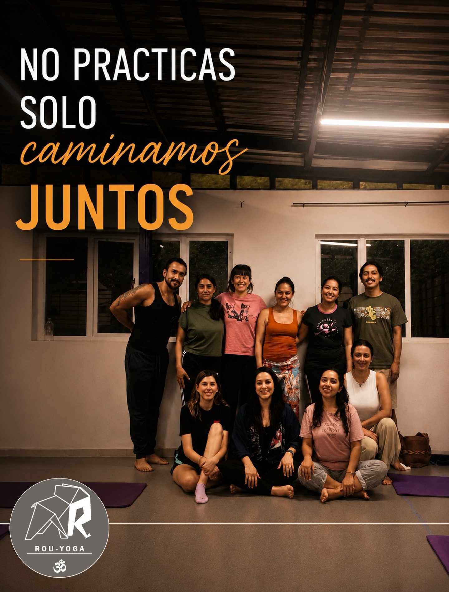 NO PRACTICAS SOLO
Muchos llegan pensando que vienen a una clase de yoga.
Y sí.
Pero después descubren algo más.
Descubren un espacio donde pueden ser ellos mismos sin competir con nadie.
Donde cada quien está viviendo su propio proceso.
Donde nadie espera que seas más flexible, más fuerte o más avanzado de lo que eres hoy.
Solo que practiques.
Porque el crecimiento personal es más fácil cuando estás rodeado de personas que también están trabajando en sí mismas.
No practicas solo.
Caminamos juntos.
Agenda tu clase y conoce la comunidad.
#rouyoga #comunidadyoga #yogacdmx #ashtanga #crecimientopersonal