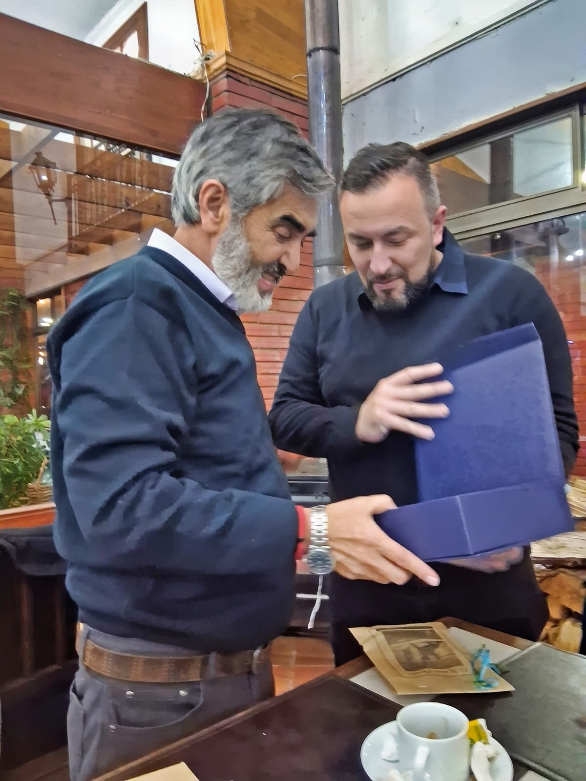 🎉 ANFINE Biobío reconoce la trayectoria de Jorge Vergara tras más de 30 años de servicio
Con gratitud y afecto, ANFINE destaca la extensa trayectoria de nuestro asociado Jorge Alejandro Vergara Letelier, de la provincia de Biobío, quien recientemente se acogió a jubilación. 👏📊
Le deseamos mucho éxito, bienestar y felicidad en esta nueva etapa de su vida. 🤝✨
🔗 Lee la noticia completa en www.anfine.cl
#ANFINE #Biobío #Jubilación #Reconocimiento #ServicioPúblico #FuncionariosINE #TrayectoriaLaboral