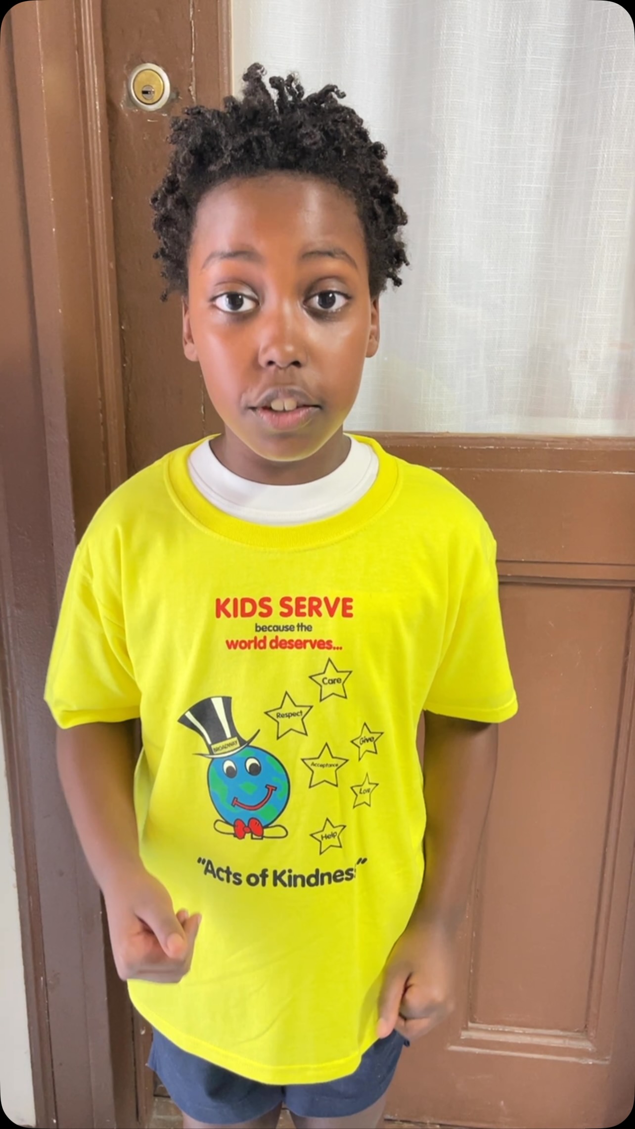 We were so thrilled to serve along side Firo Olivia of Broadway’s The Lion King today! Firo has a special message about why he serves and thinks you should, too!
Interested in learning more about Kids Serve or Teens Serve? Email: kids@broadwayserves.org
Thank you, Firo (and mom Jennifer!) for serving with such a heartwarming smile! We so appreciate you!