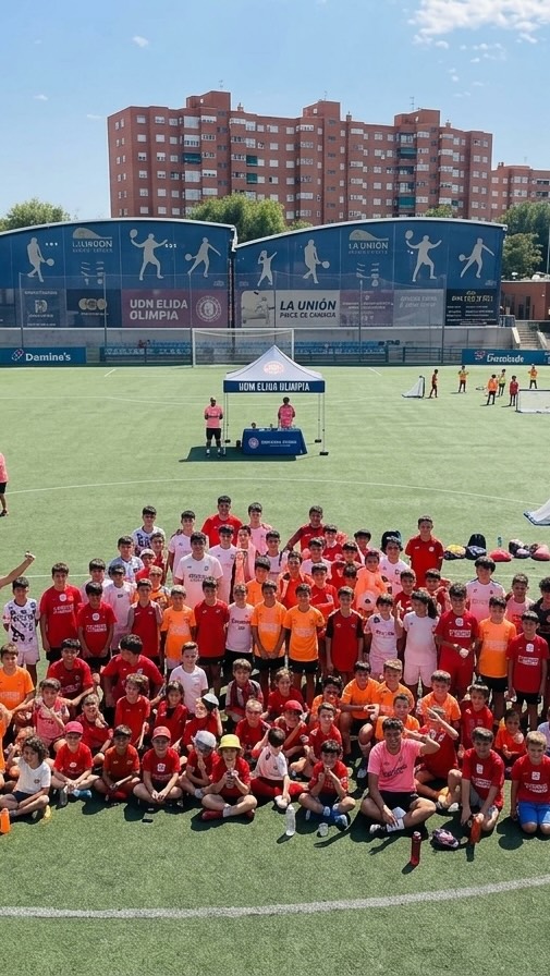 La ilusión de un país se vive desde la base. En el Campus La ñUnión hoy no se entrena, ¡se alienta con el alma! 🇪🇸✨ Todo nuestro apoyo a la selección en este Mundial. ¡A ganar! 🔴💛
#LCampusLaUnion #TodosConLaRoja #Mundial2026 #FutbolInfantil